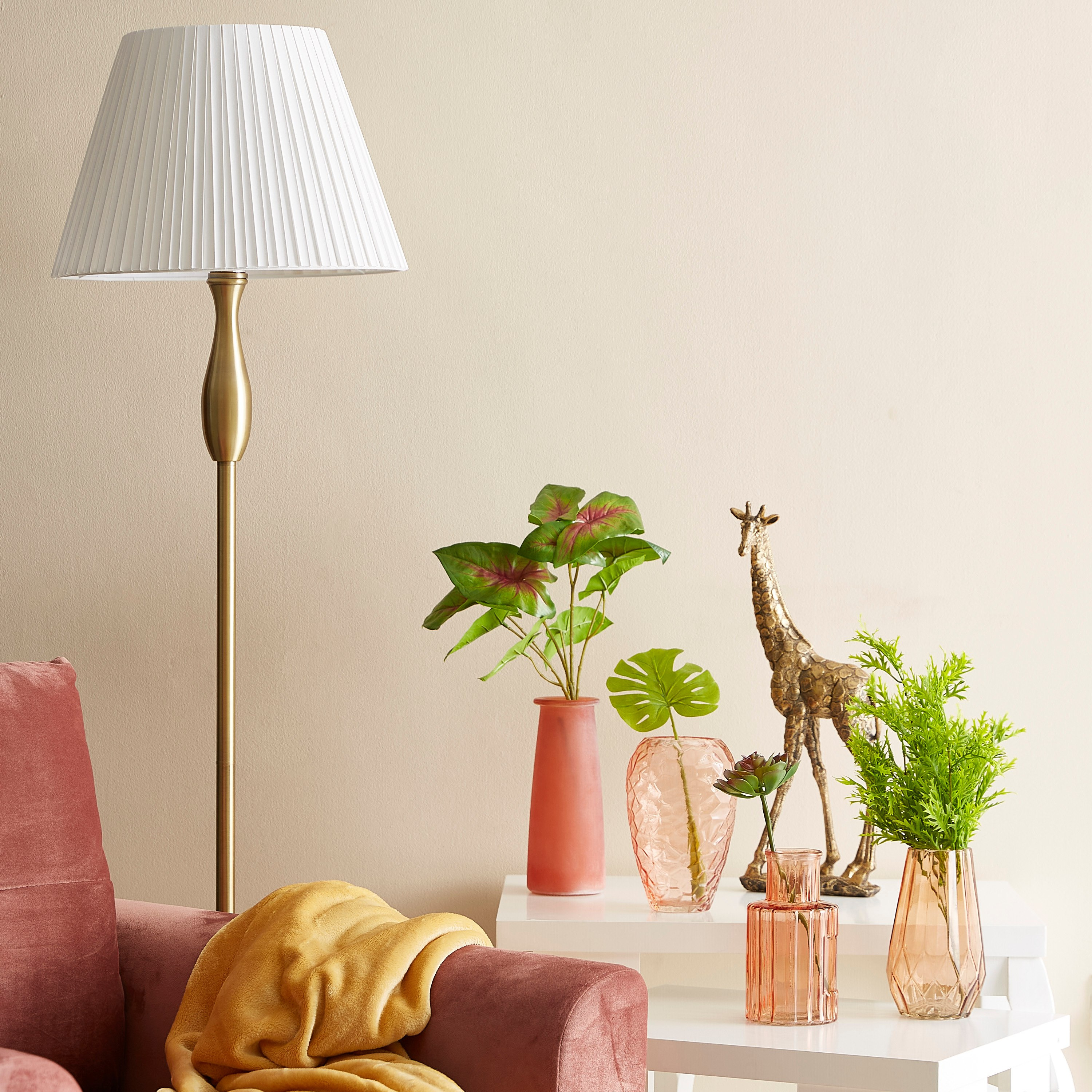 مزهرية زجاجية من كلايد-hbxbedroom-decorandaccessories-vases-image-4