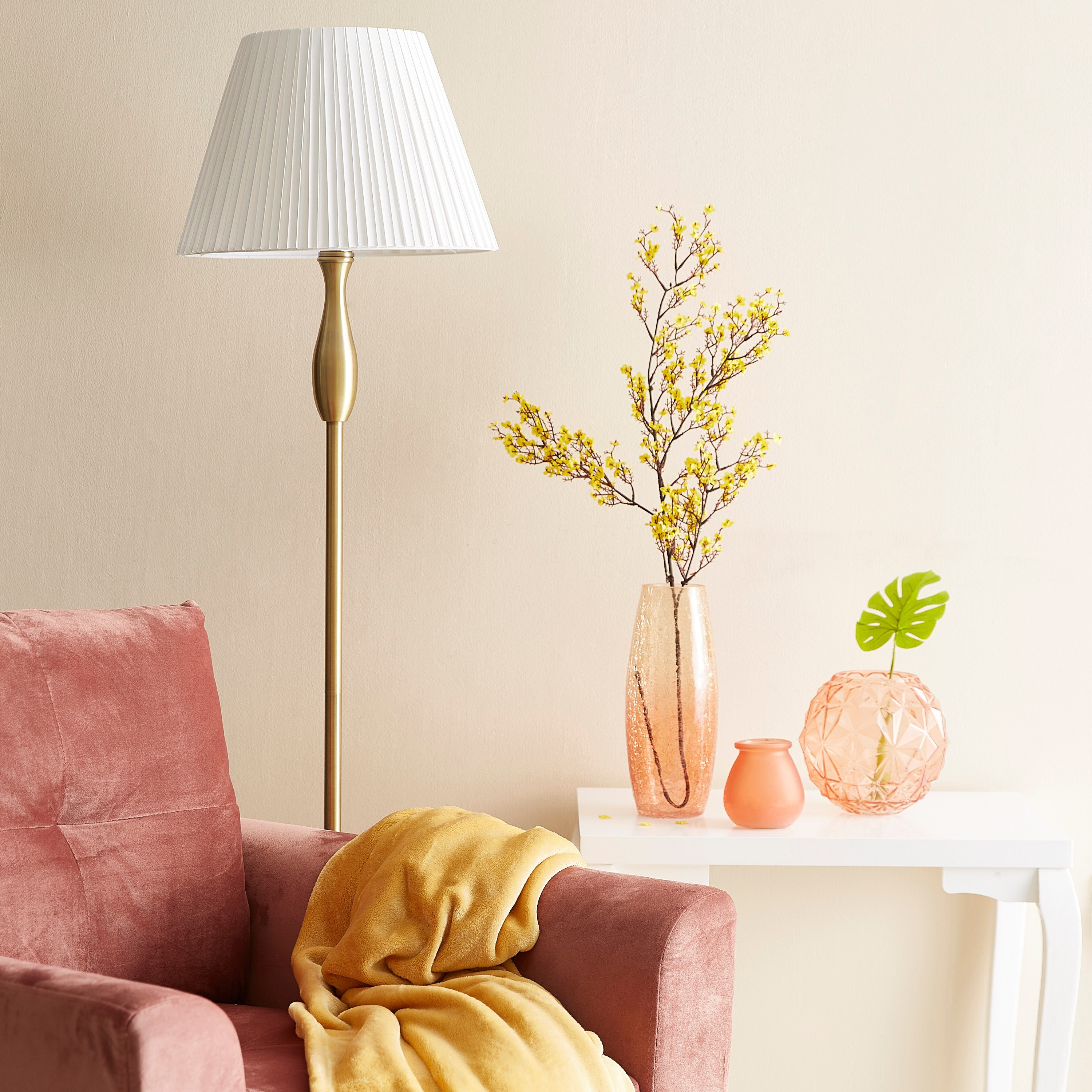 مزهرية زجاجية من كلايد-hbxbedroom-decorandaccessories-vases-image-4