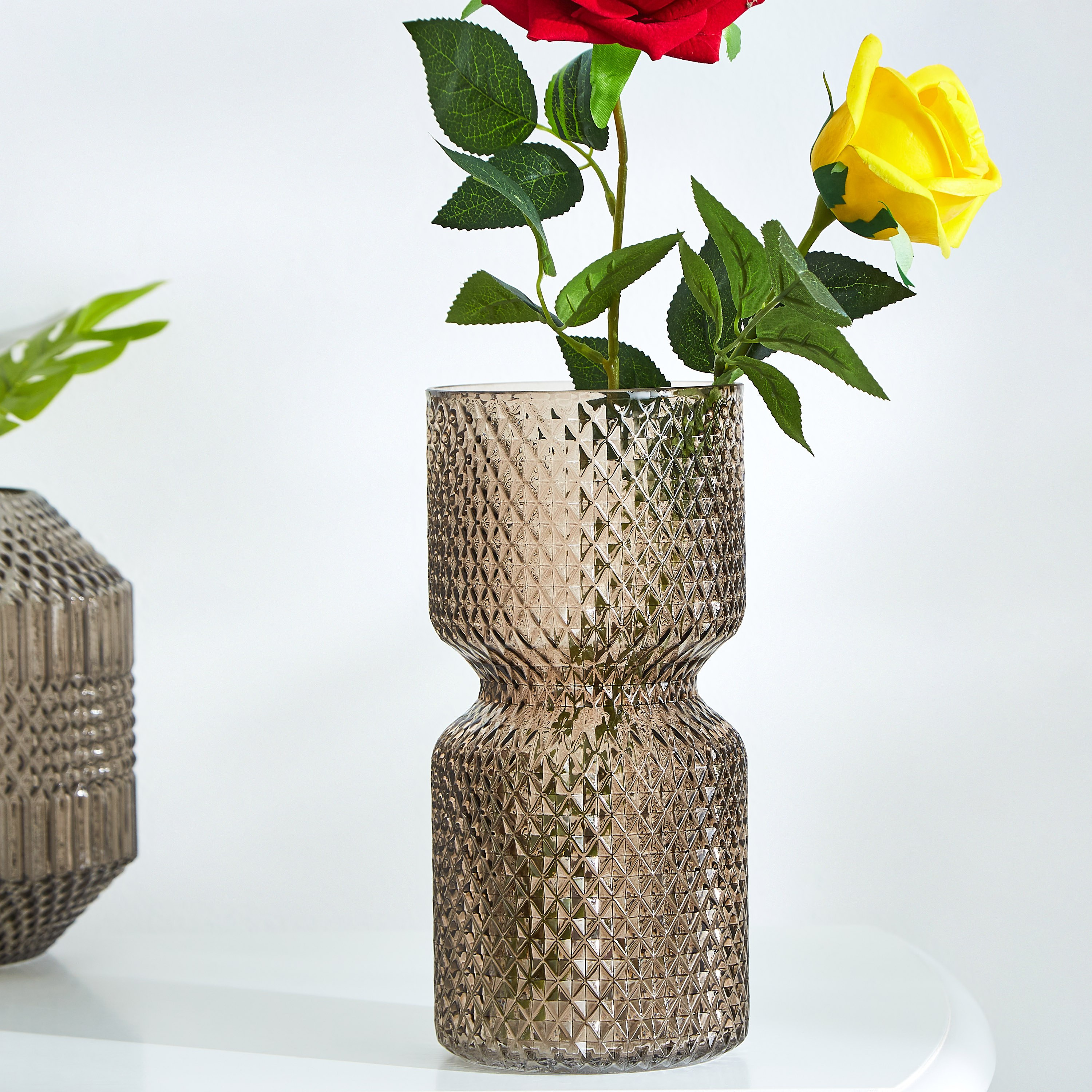 مزهرية زجاجية من كلايد-hbxbedroom-decorandaccessories-vases-image-1