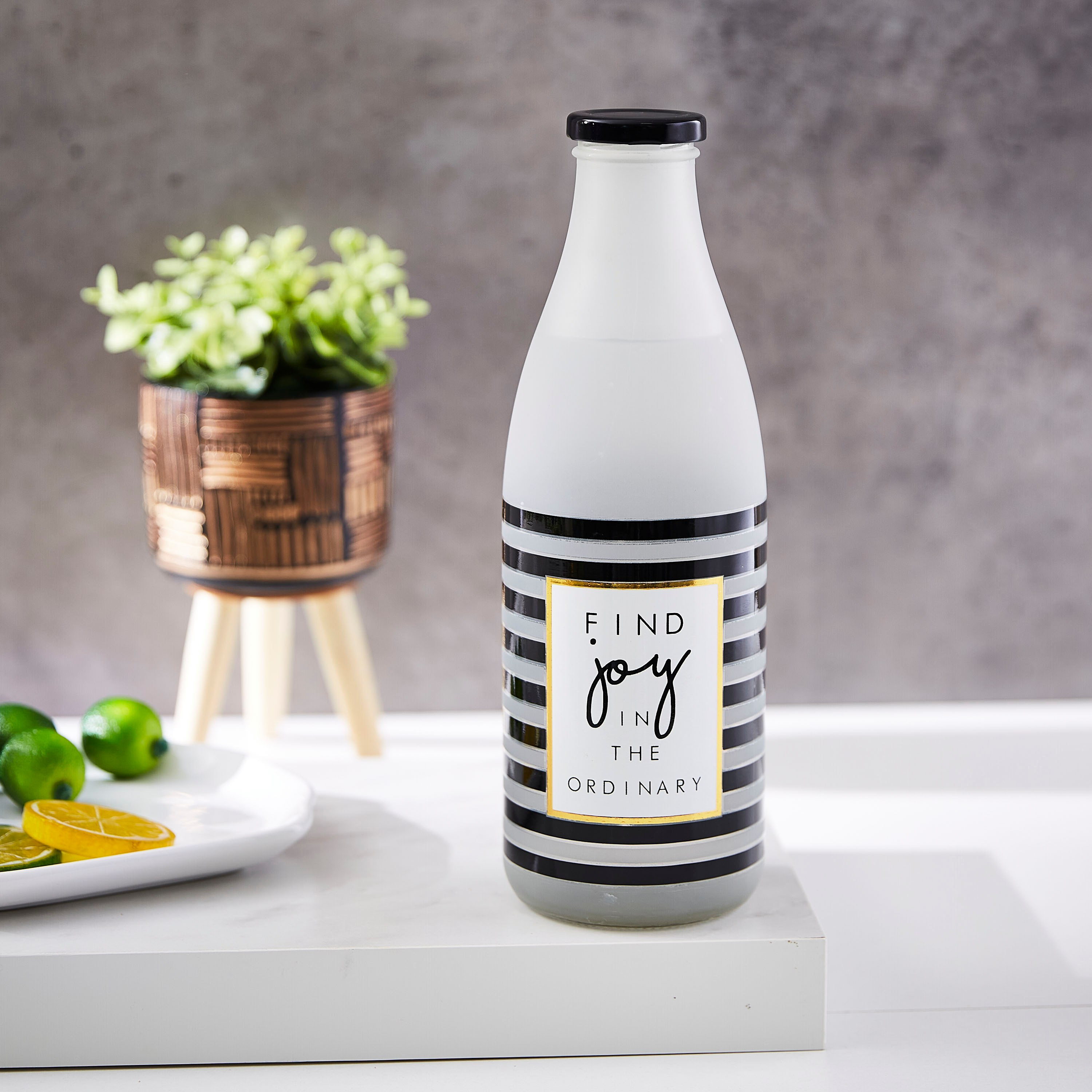 قارورة حليب معتّمة من بيليسيمو- 1 لتر-hbxhomeware-hbxkitchen-image-1