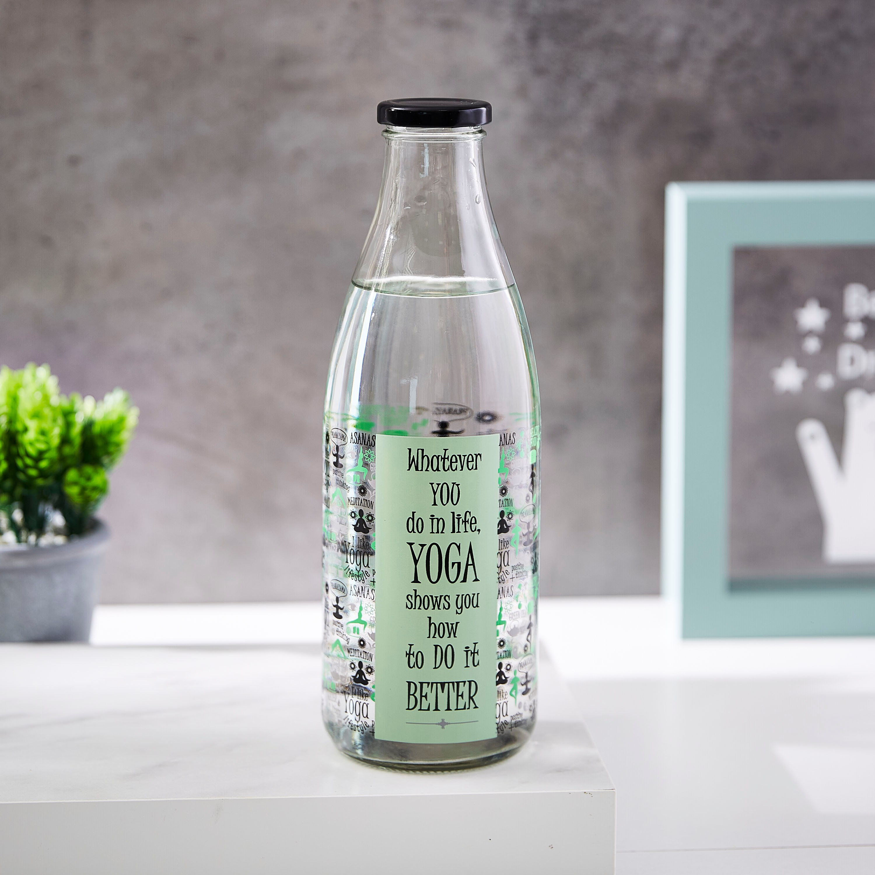 قارورة حليب بطبعات يوجا من بيليسيمو- 1 لتر-hbxhomeware-hbxkitchen-image-1