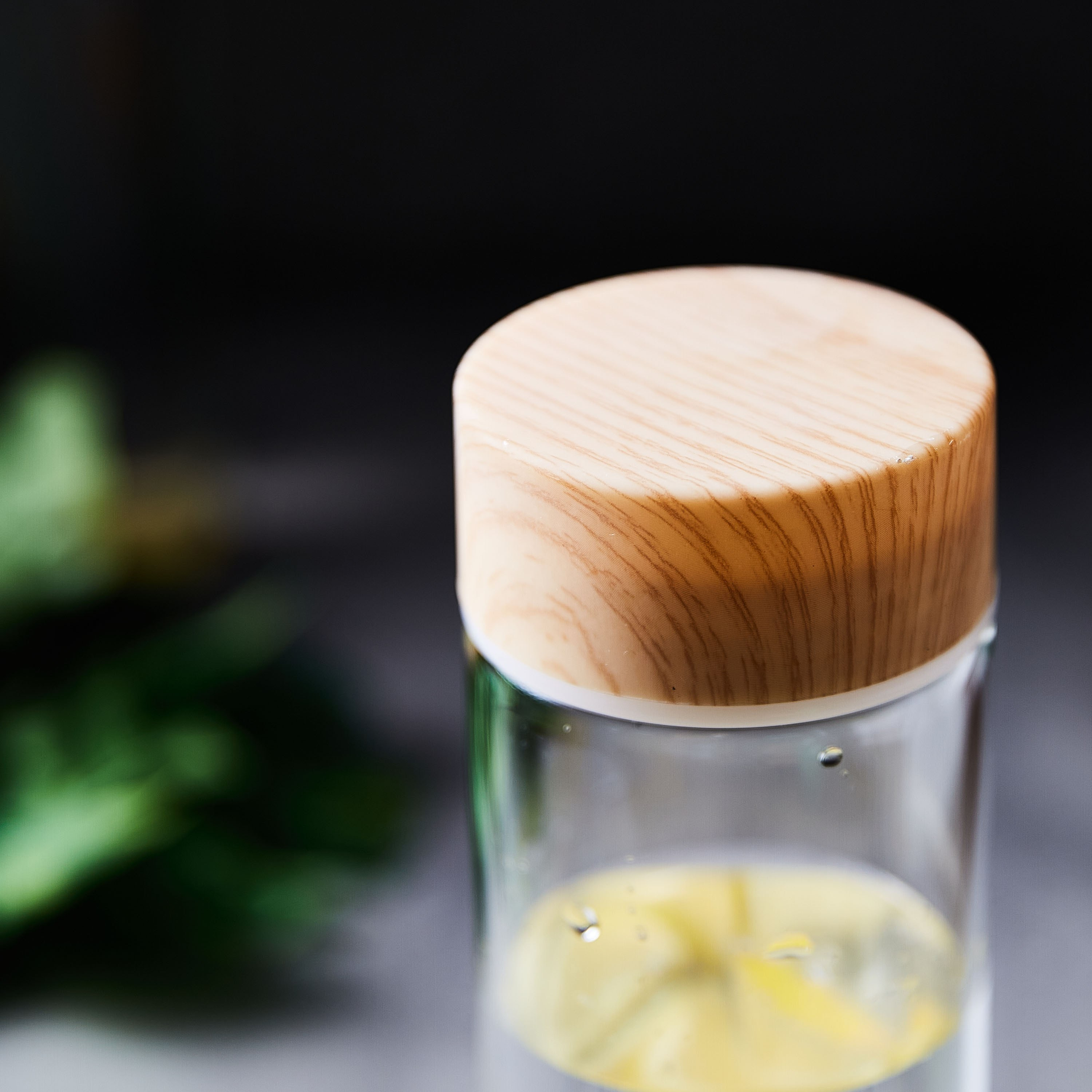 Coolers Borosilicate Bottle with Wooden Finish Lid - 1 L-hbxhomeware-diningandtabletop-bottles-image-3