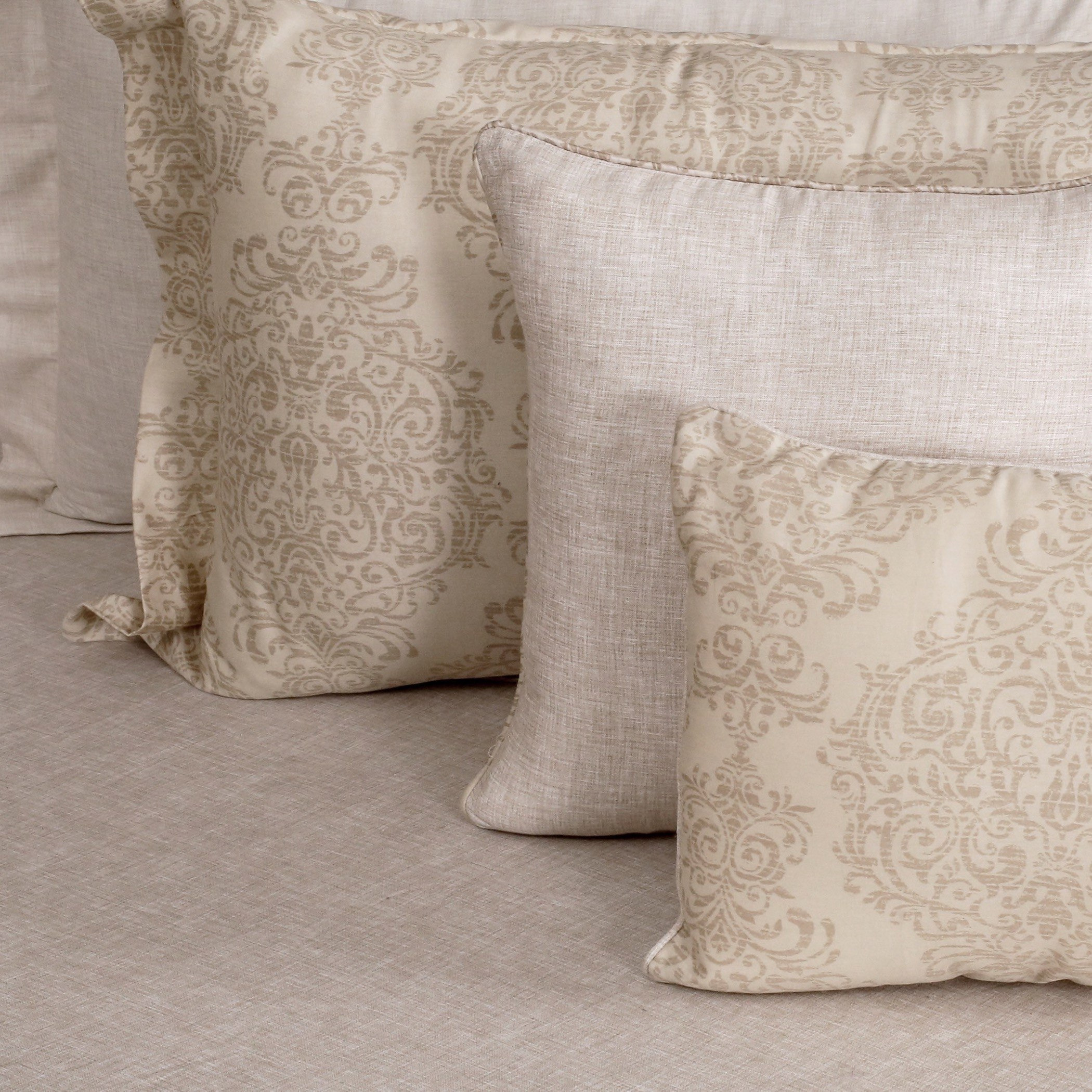 طقم ألحفة وبياضات قطن مقاس سوبر كينج 9- قطع من كلاوديا- 240x240 سم-hbxhomeware-hbxdecorandfurnishings-image-2