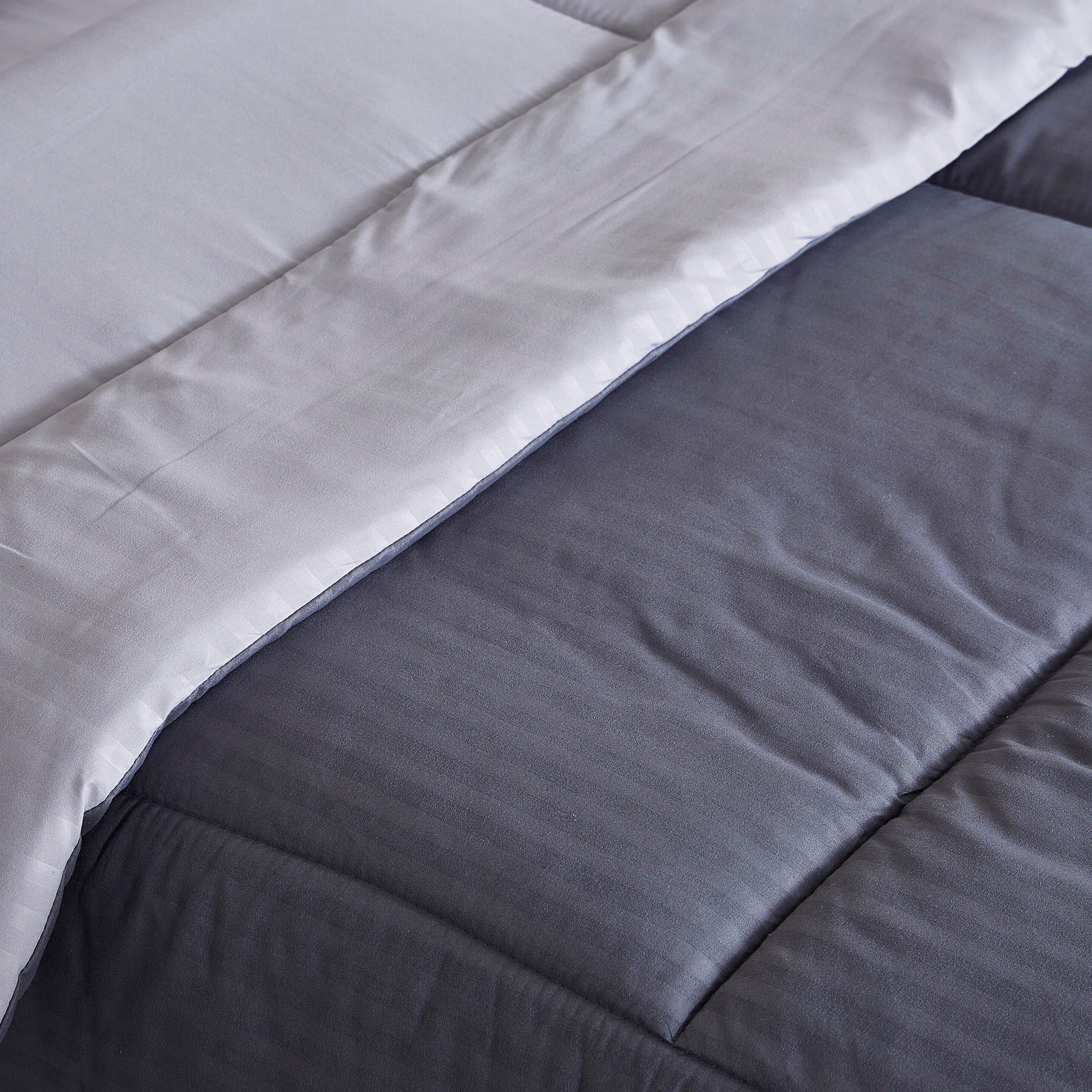 Bristol 3-Piece Twin Reversible Comforter Set - 160x220 cm-hbxhomeware-hbxdecorandfurnishings-image-4