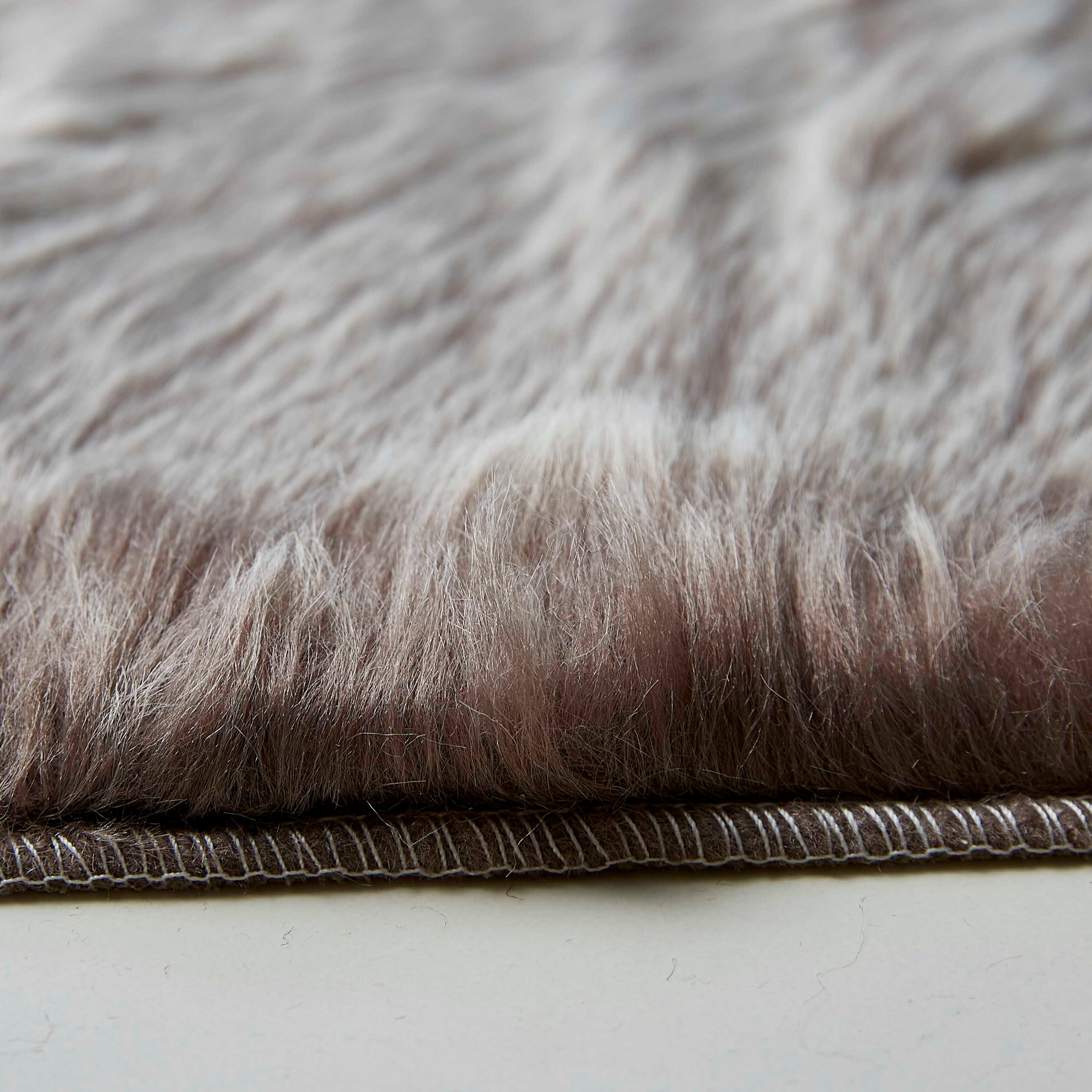 Faux Sheepskin Rug - 120x170 cm-hbxdecorandfurnishings-floorcoverings-rugs-image-2