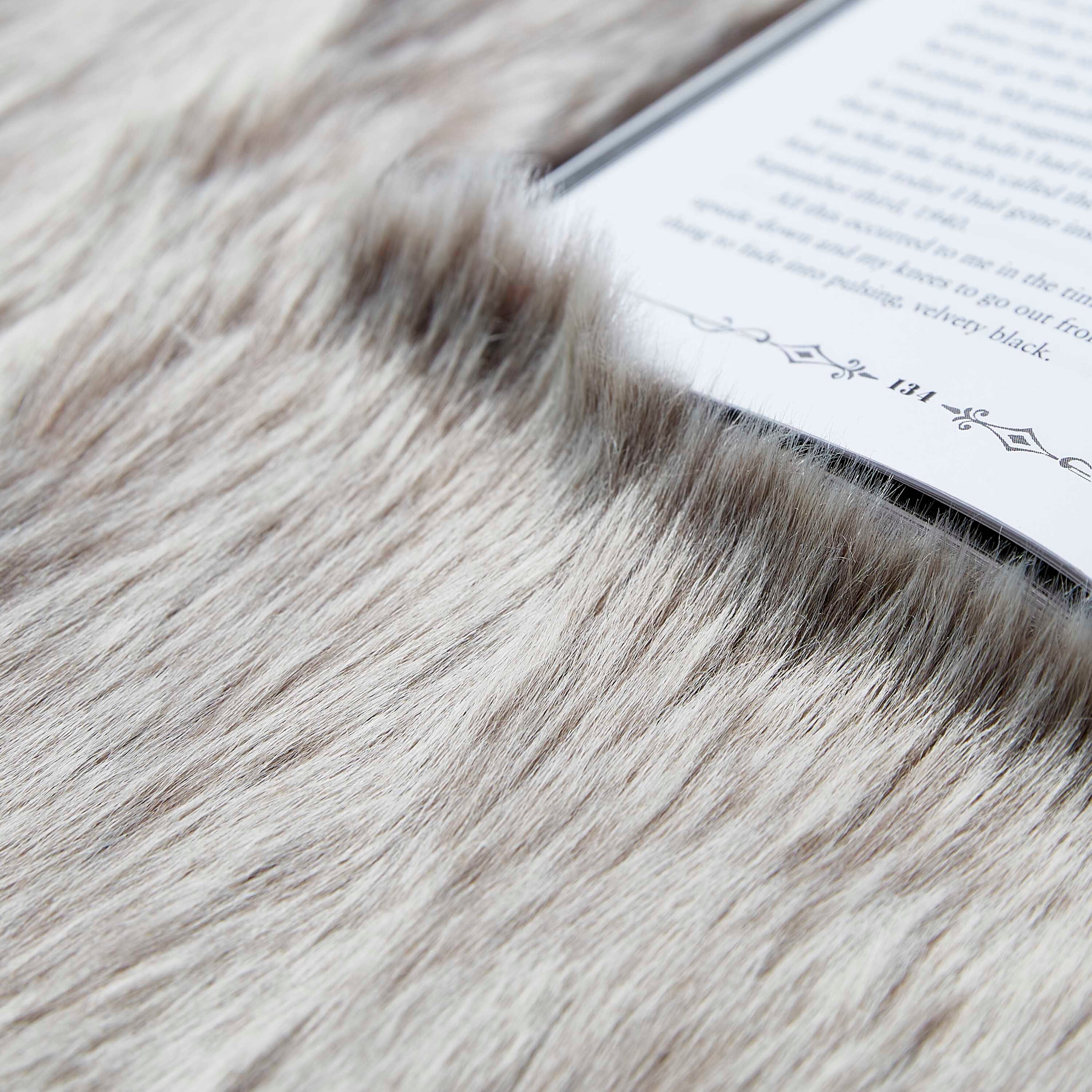 Faux Sheepskin Rug - 120x170 cm-hbxdecorandfurnishings-floorcoverings-rugs-image-3