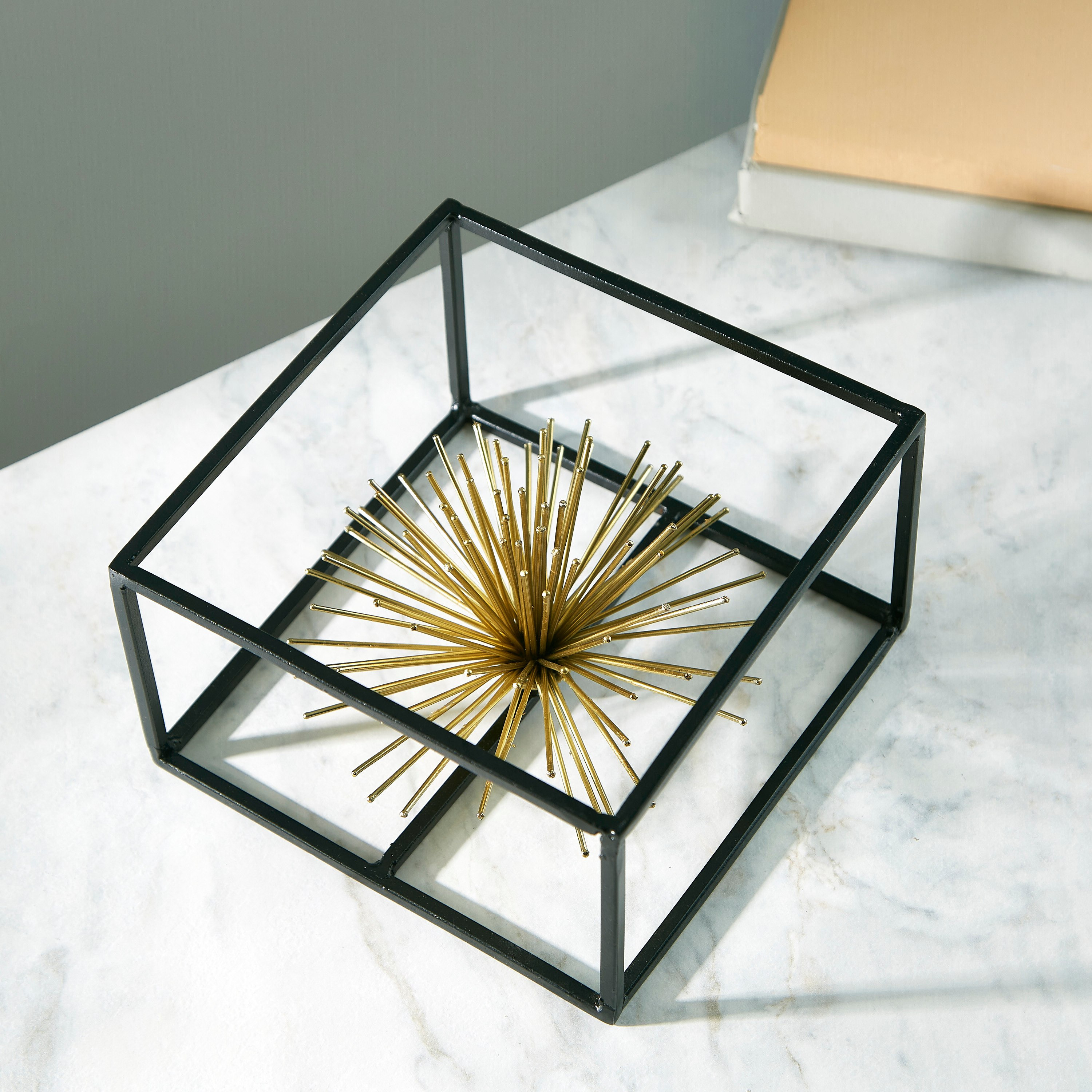 كرة معدنية في متوازي مستطيلات من مالون-hbxhomeware-homedecor-figurinesandornaments-image-2