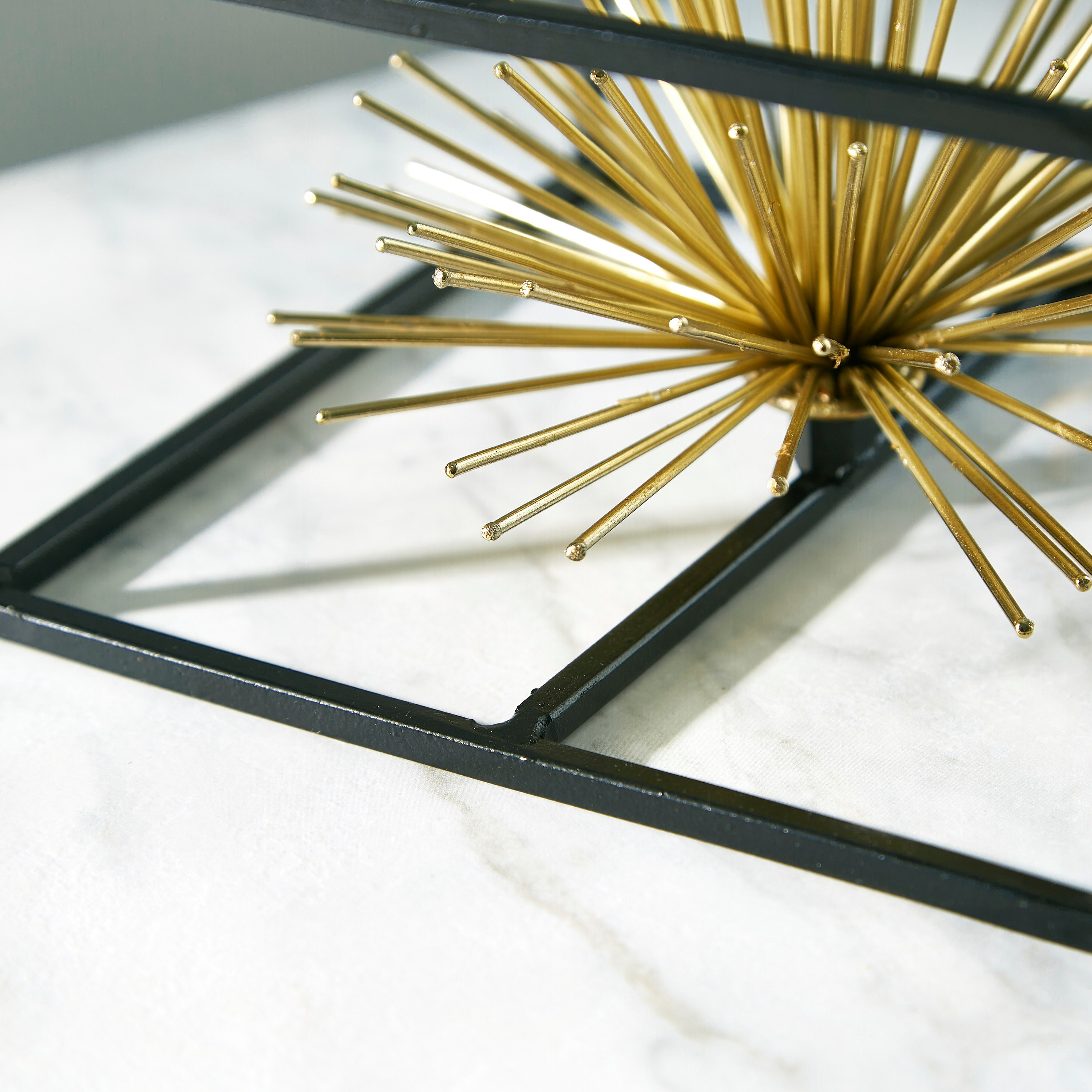 كرة معدنية في متوازي مستطيلات من مالون-hbxhomeware-homedecor-figurinesandornaments-image-3
