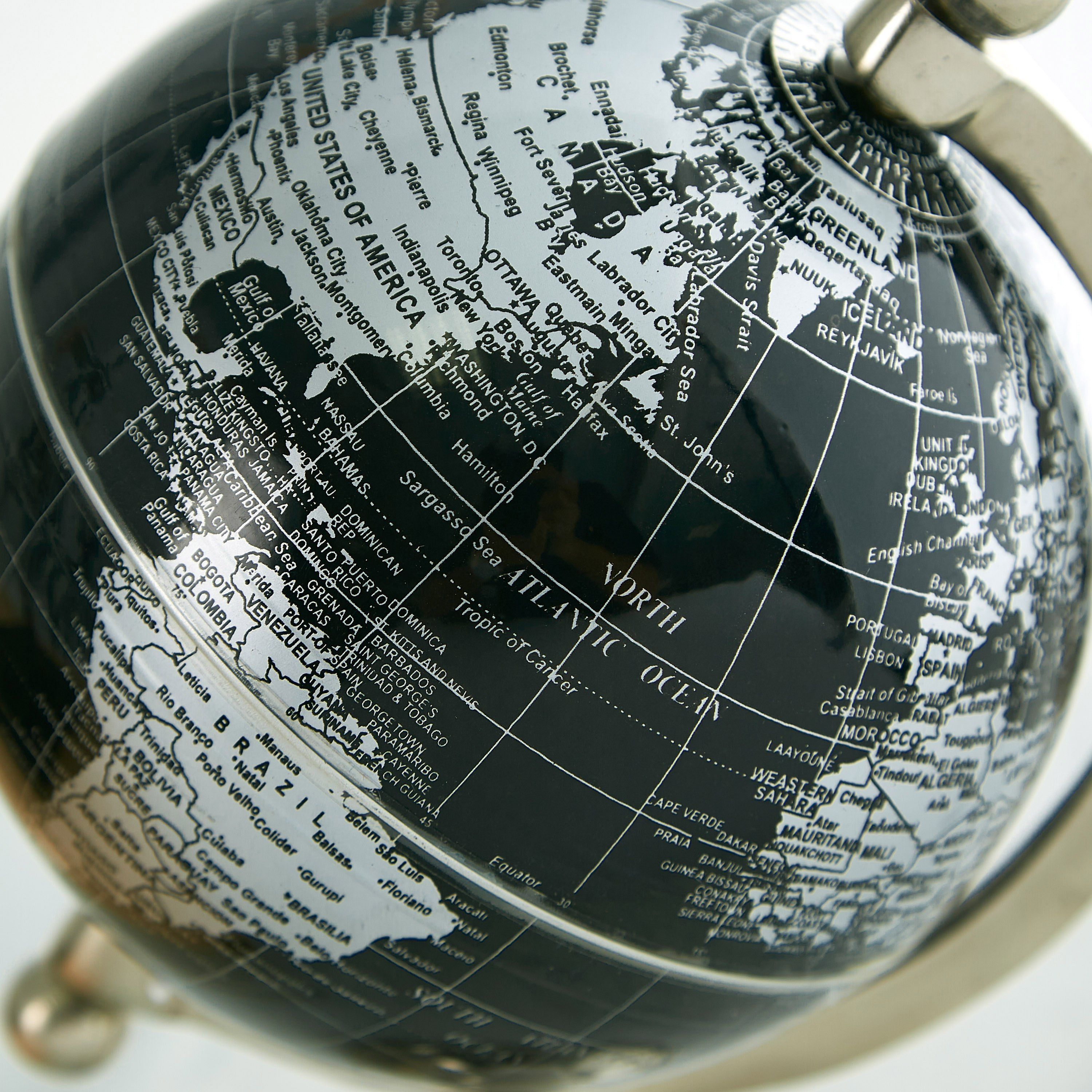 Terrene Globe-hbxhomeware-homedecor-figurinesandornaments-image-2