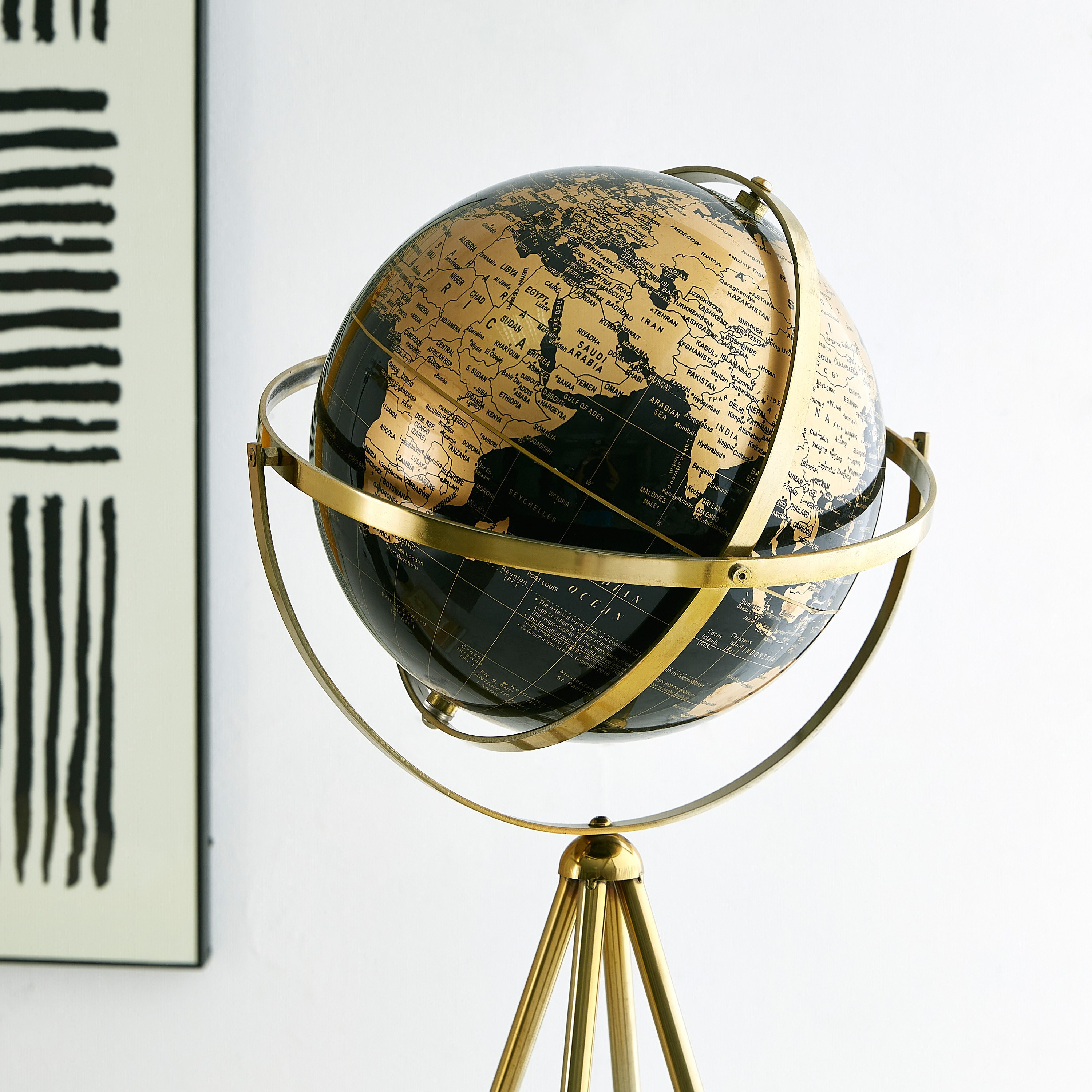 كرة أرضية من تيرن-hbxhomeware-homedecor-figurinesandornaments-image-2