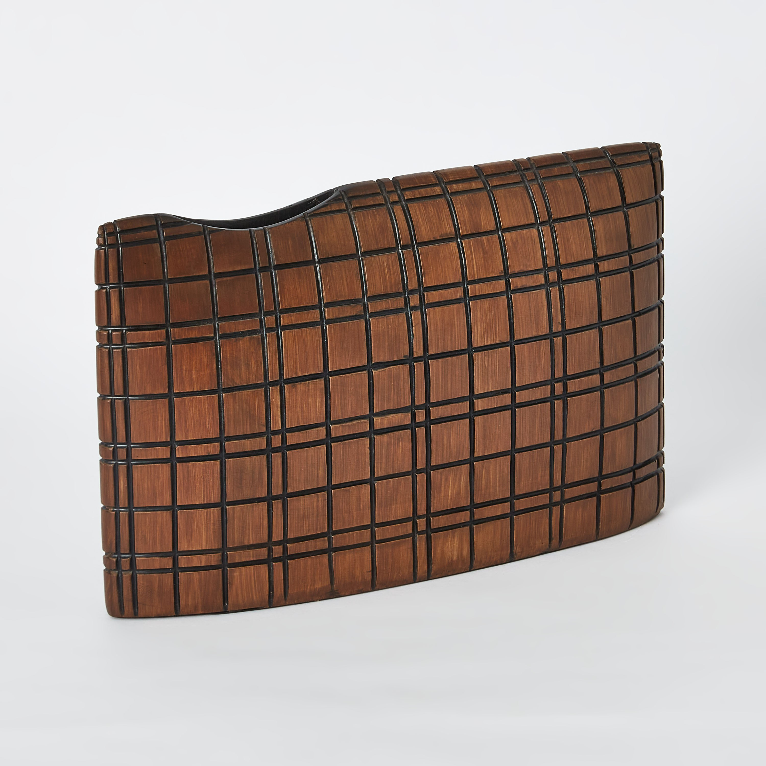Oak Checked Square Polyresin Vase-hbxhomeware-hbxdecorandfurnishings-image-5
