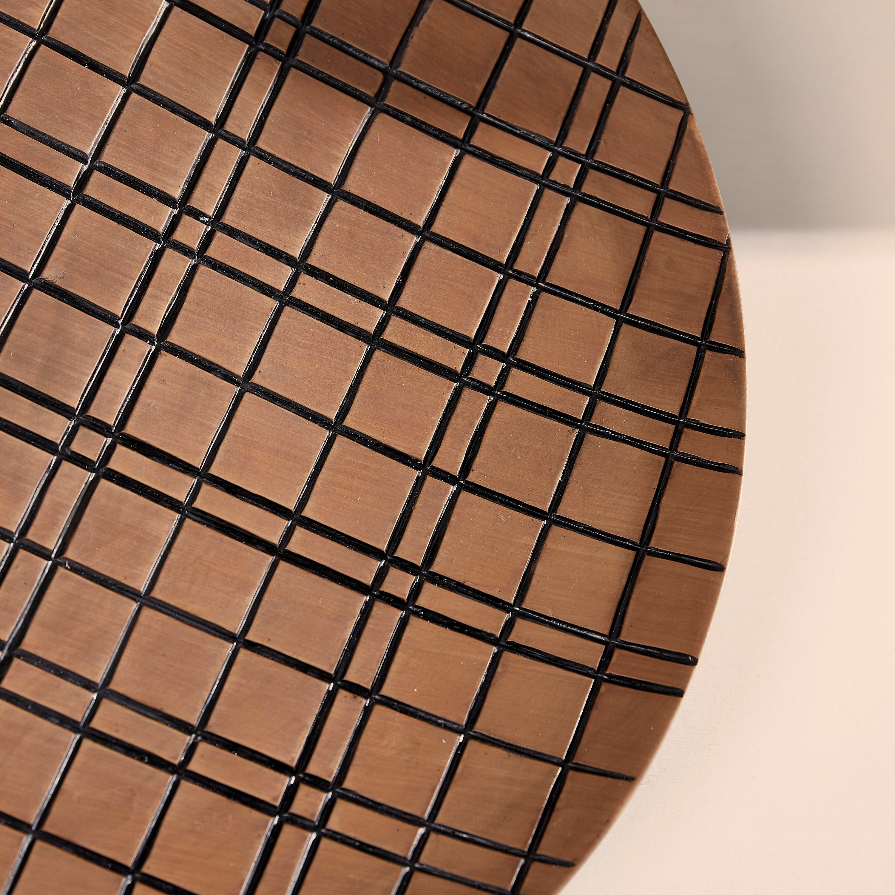 Oak Checked Circular Polyresin Wall Decor-PROMO_HB_AE_B1G1_250925-image-2