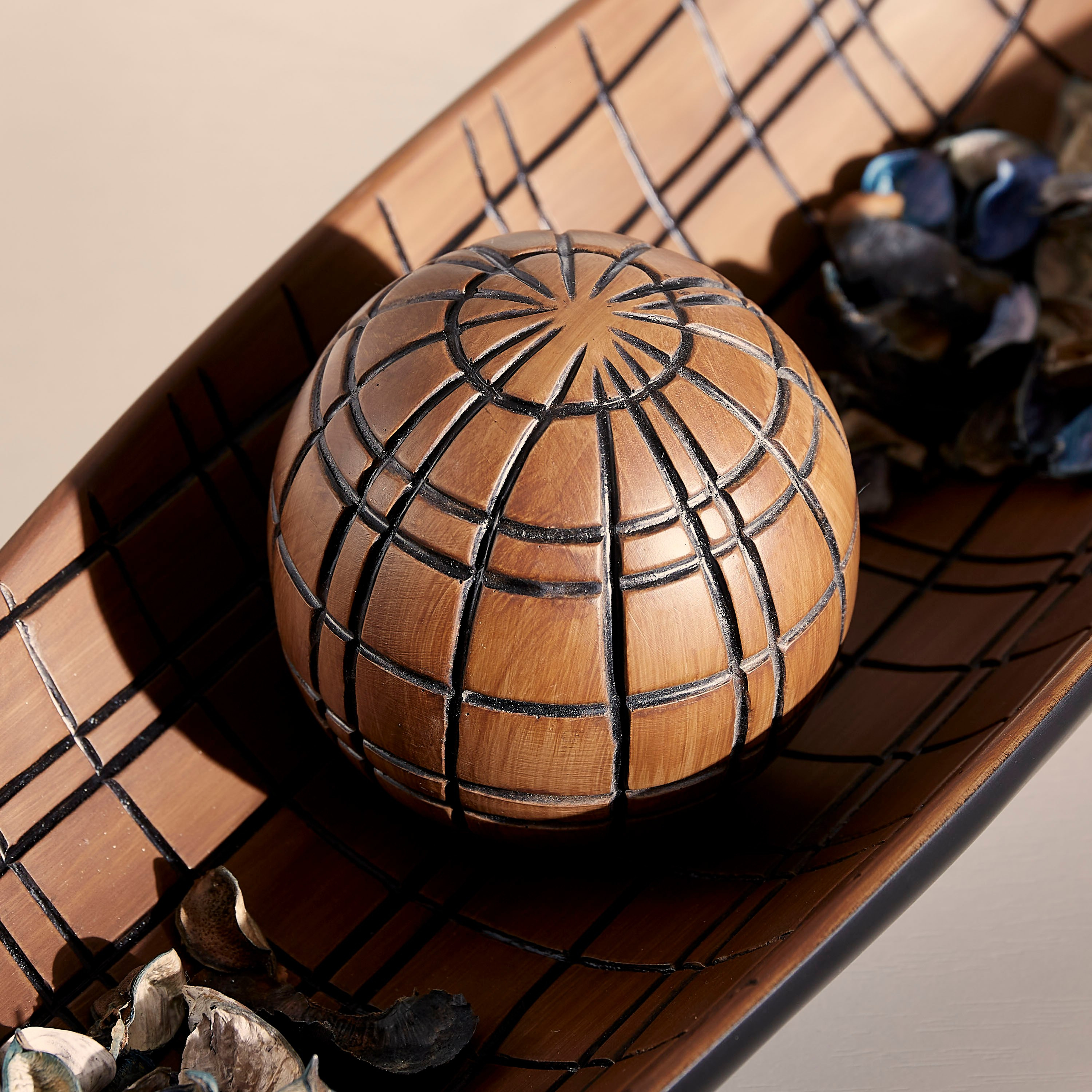 Oak Checked Polyresin Decorative Ball-hbxhomeware-homedecor-figurinesandornaments-image-1