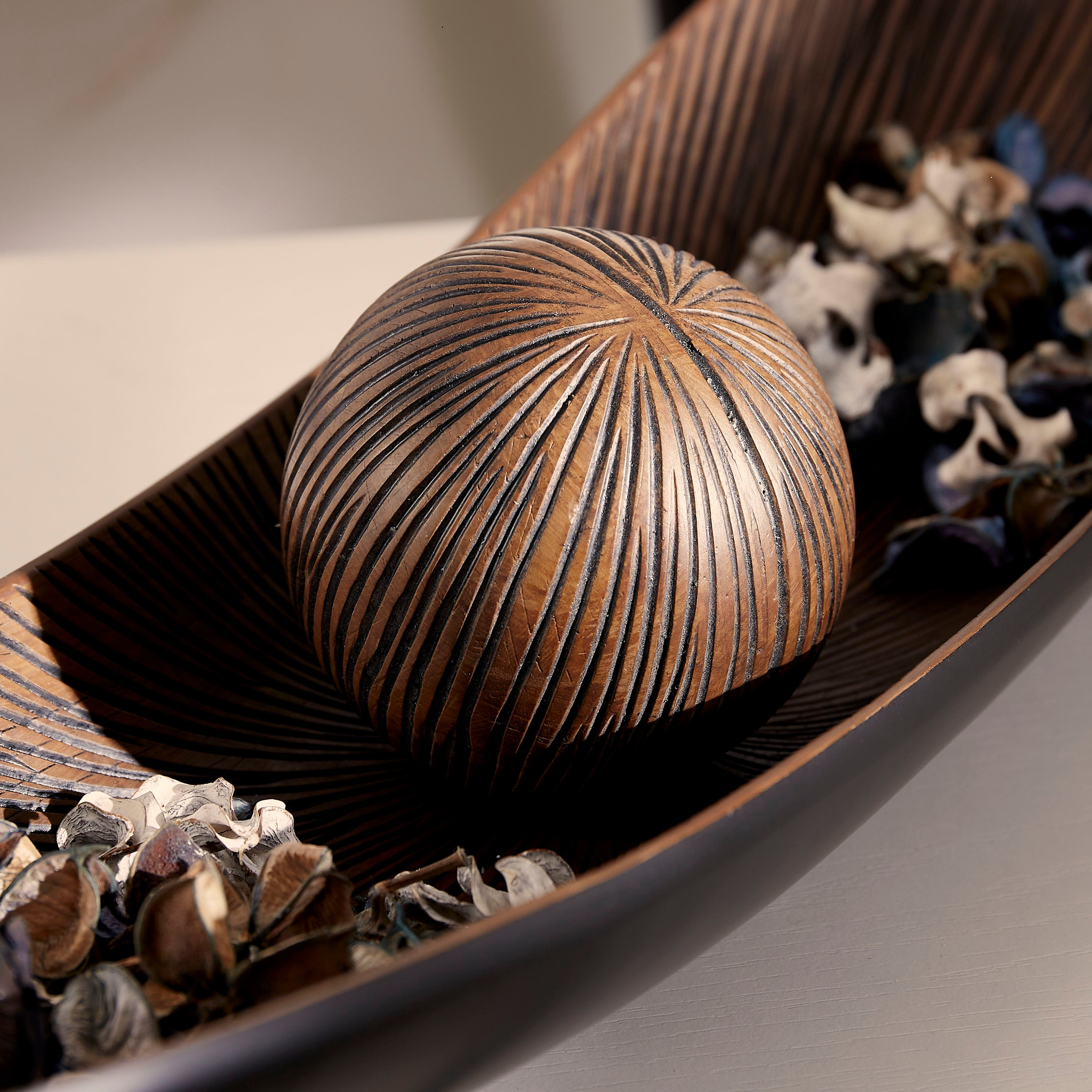Oak Star Burst Polyresin Decorative Ball-hbxhomeware-homedecor-figurinesandornaments-image-1