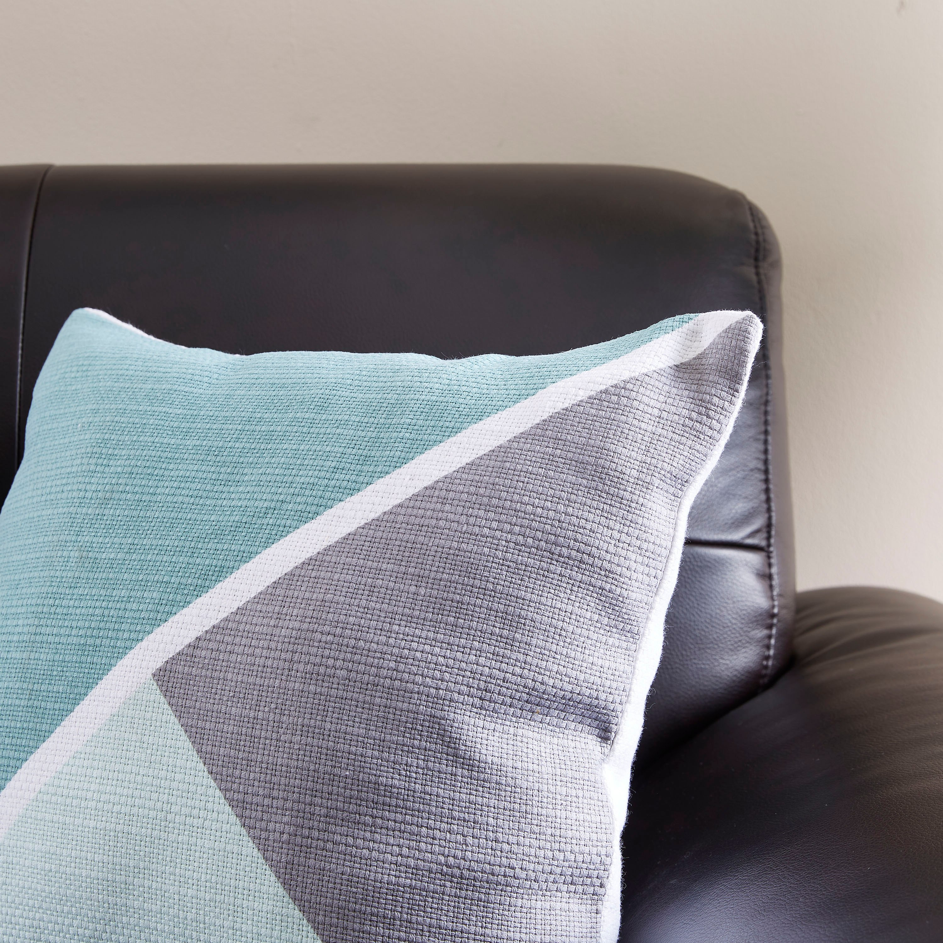 غطاء وسادة قطني بطبعات من سكاندي أدلير- 40x40 سم-hbxhomeware-cushionsandcovers-cushioncovers-image-2