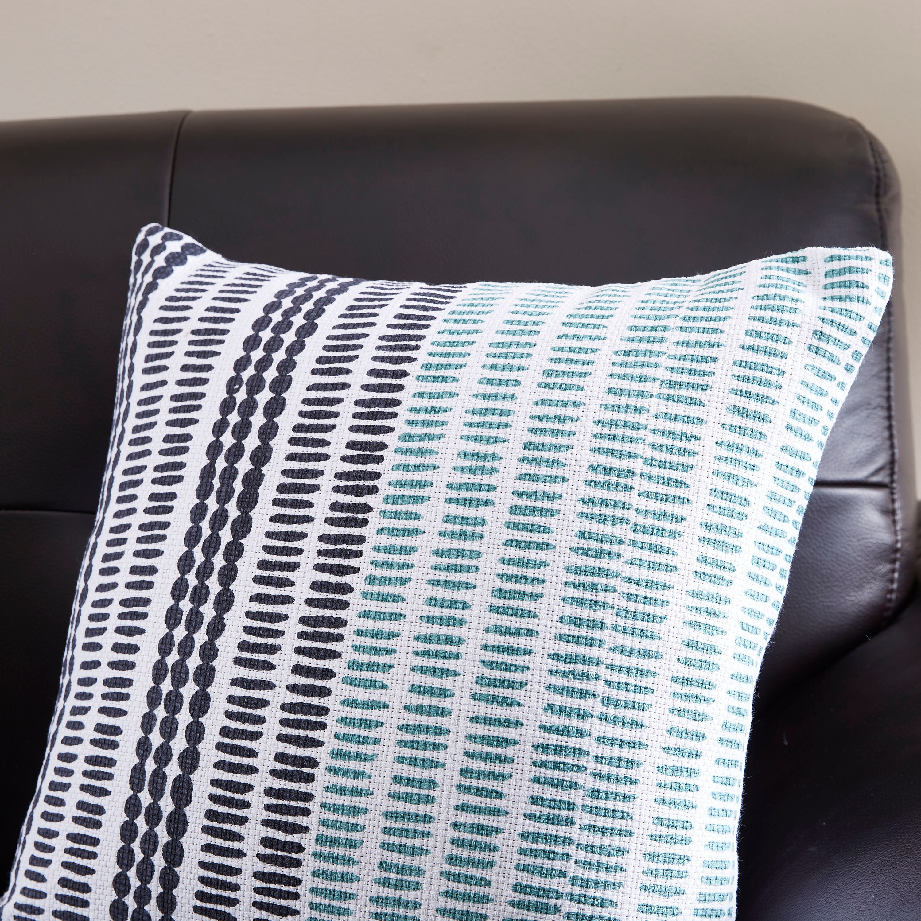 غطاء وسادة قطني بطبعات من سكاندي مارتين - 40x40 سم-hbxhomeware-cushionsandcovers-cushioncovers-image-2