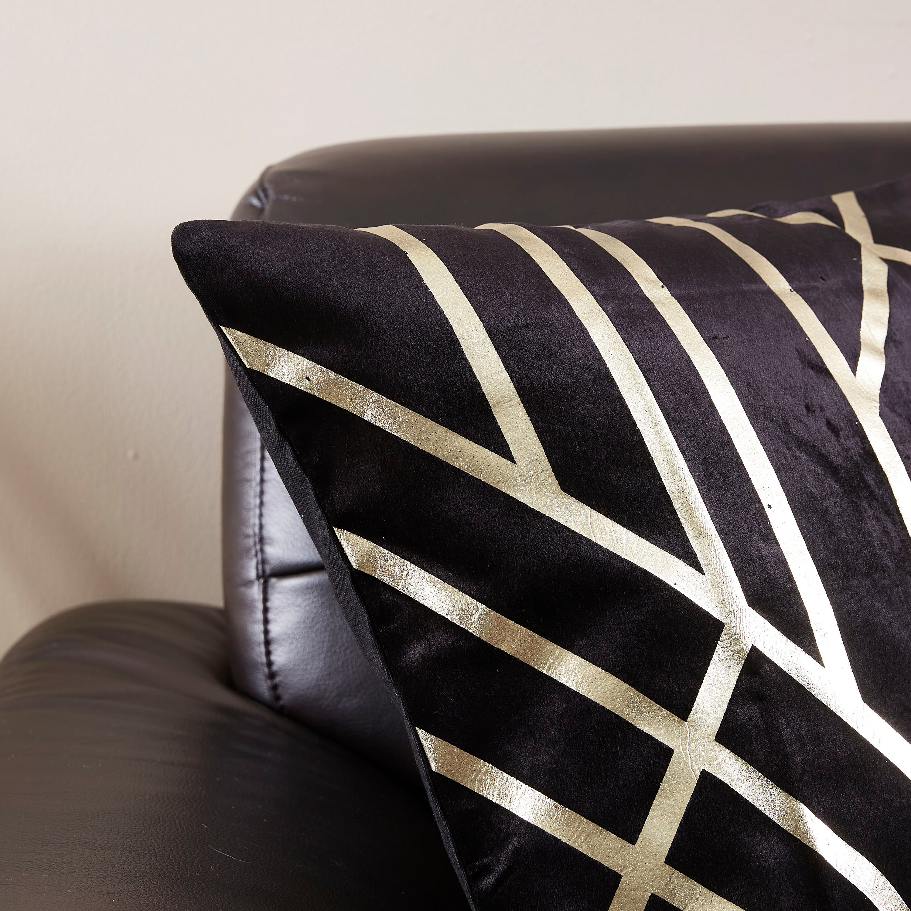 غطاء وسادة مخملي وطبعات فويل من مودينا أرتديكو- 45x45 سم-hbxhomeware-cushionsandcovers-cushioncovers-image-2