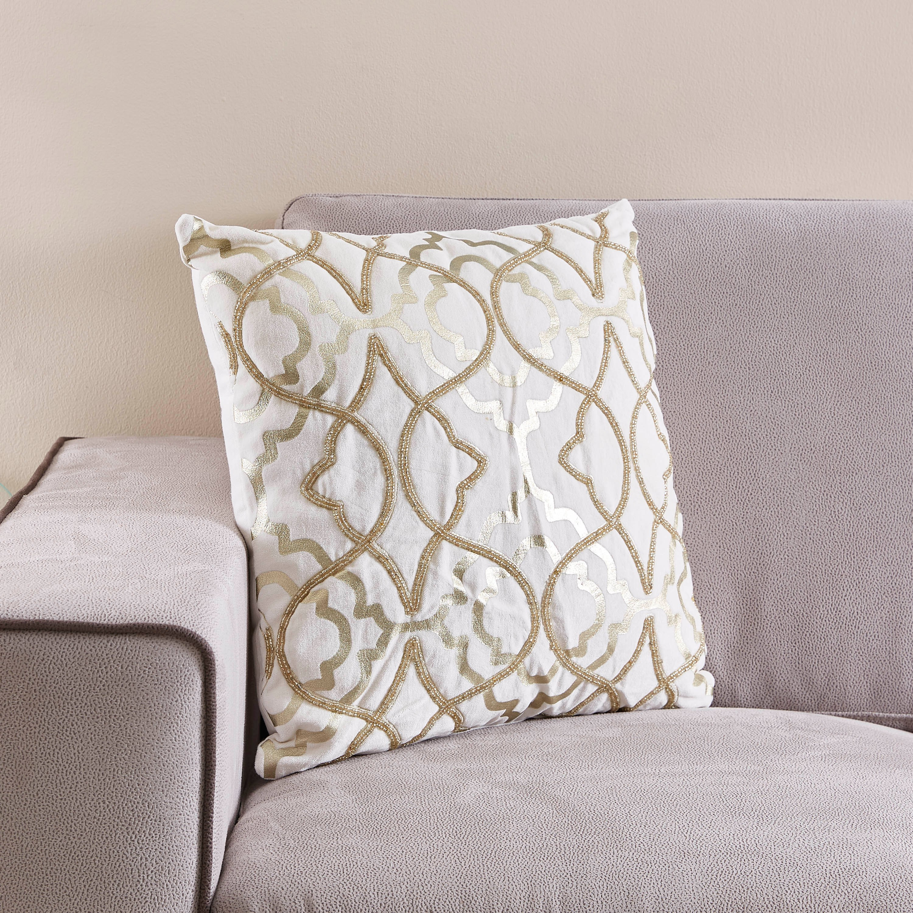 وسادة محشوة قطنية مخملية بطبعات فويل من بوتيك إليزا- 45x45 سم-hbxlivingroom-furnishings-cushionsandcovers-filledcushions-image-1