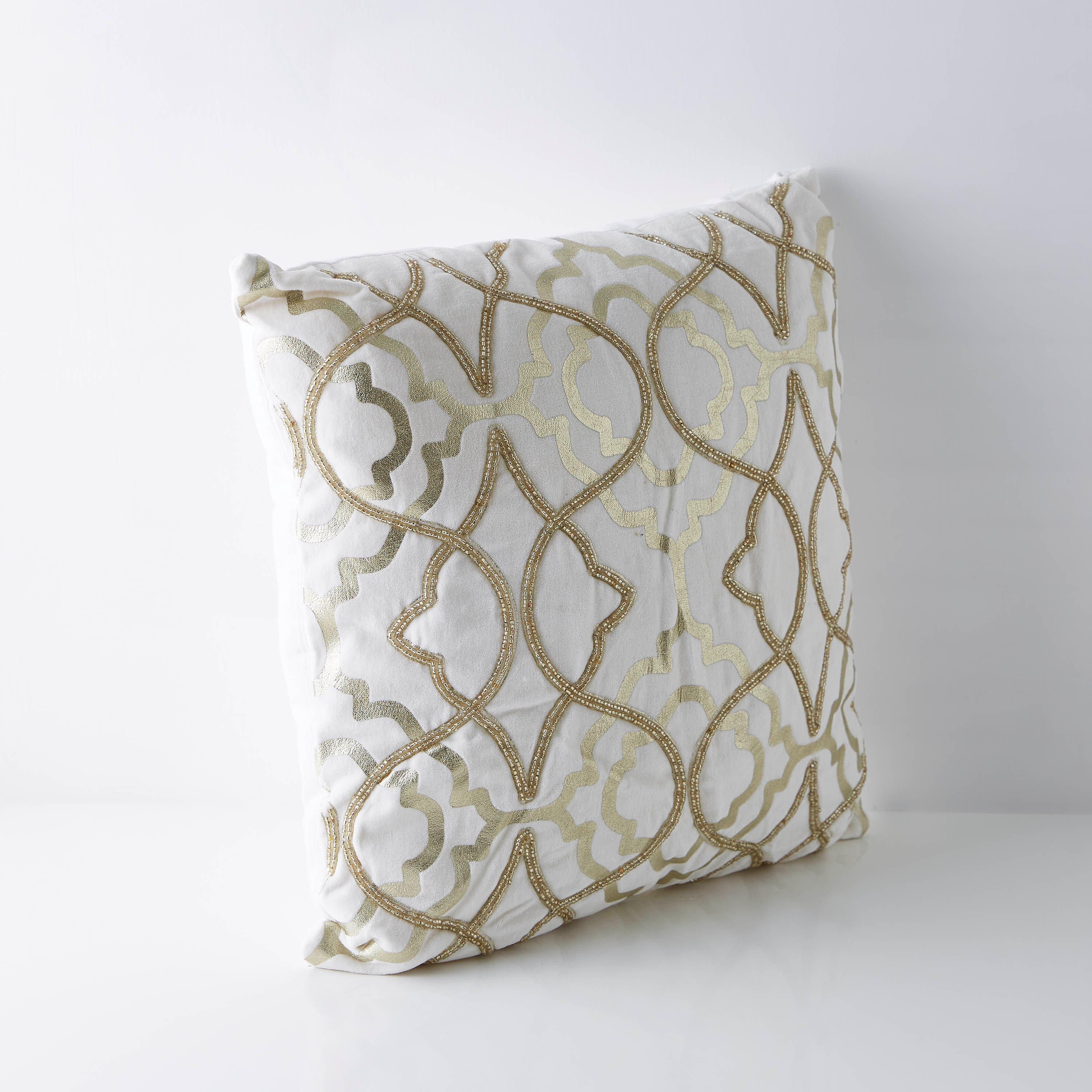 وسادة محشوة قطنية مخملية بطبعات فويل من بوتيك إليزا- 45x45 سم-hbxlivingroom-furnishings-cushionsandcovers-filledcushions-image-4