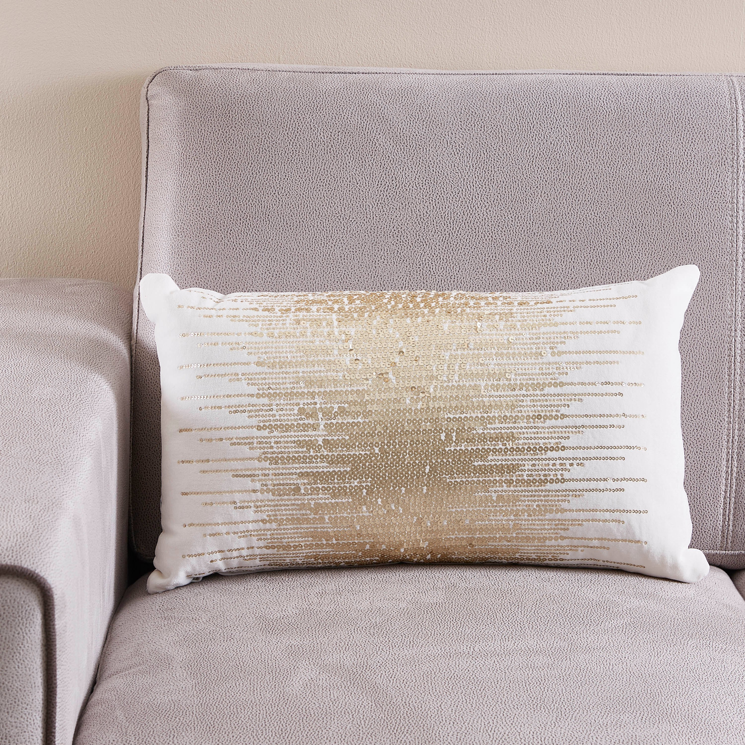 وسادة محشوة مخملية مطرّزة من بوتيك كارولينا- 30x50 سم-hbxlivingroom-furnishings-cushionsandcovers-filledcushions-image-1