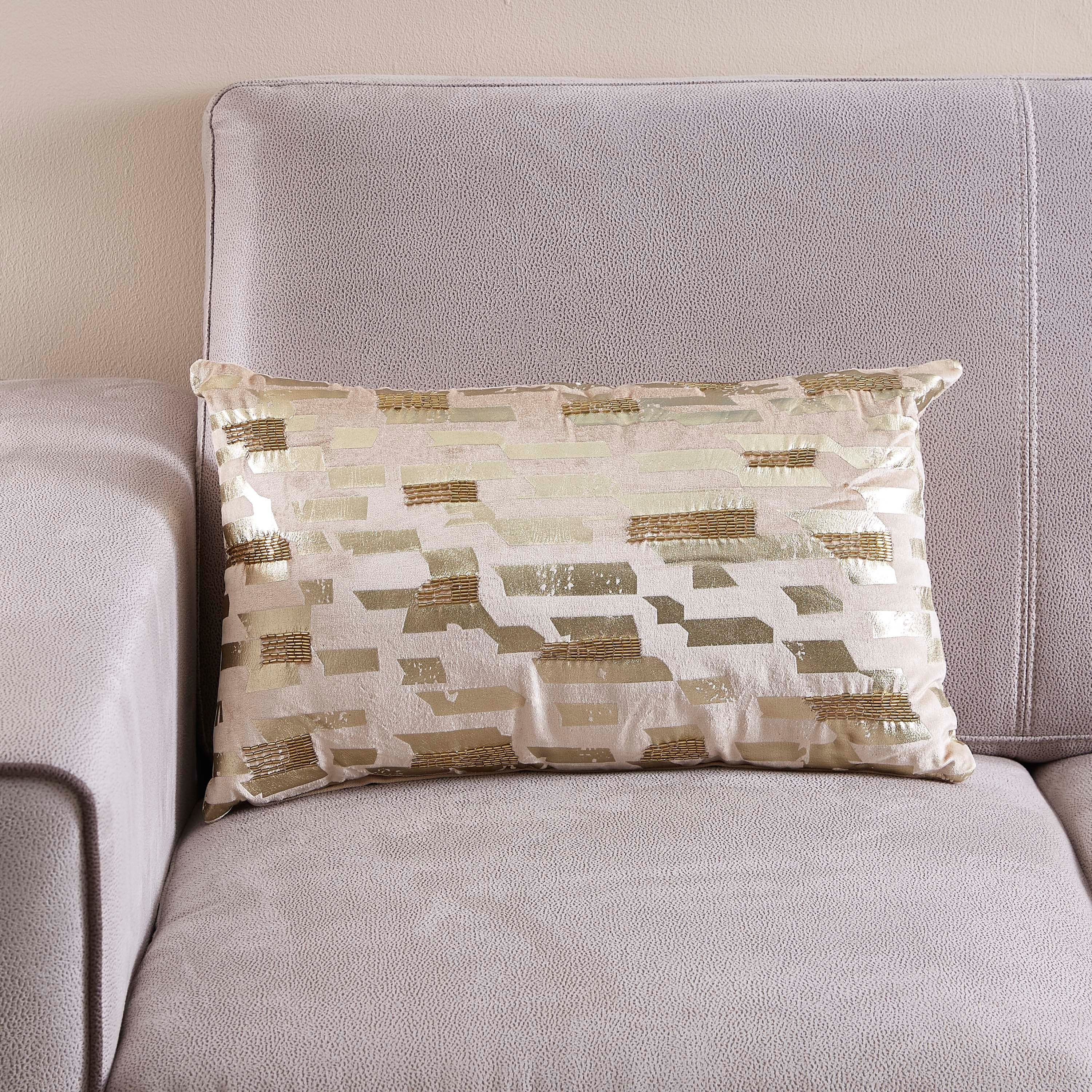 وسادة محشوة مخملية مطرّزة من بوتيك تورين- 30x50 سم-hbxlivingroom-furnishings-cushionsandcovers-filledcushions-image-1