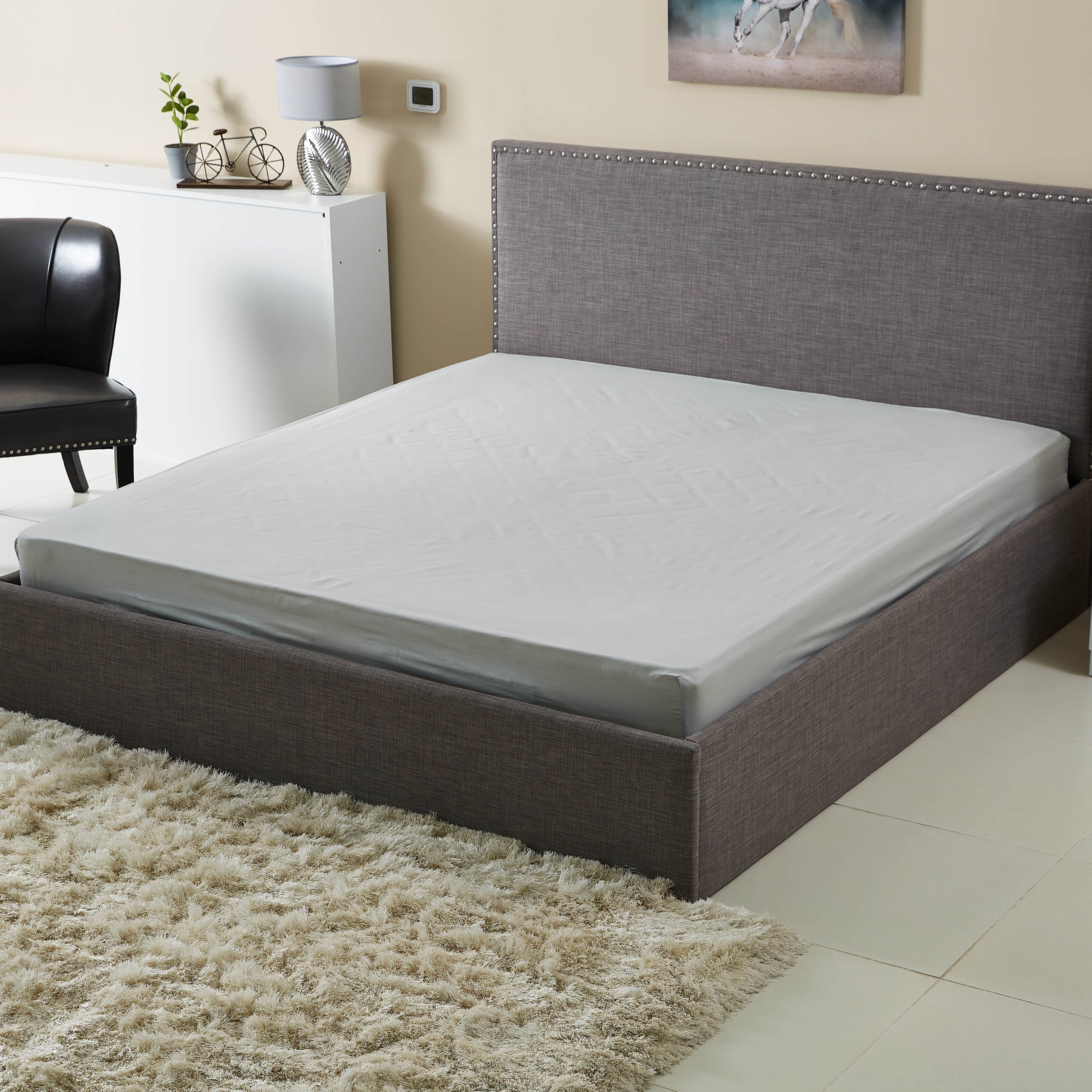 Bristol Solid Polycotton King Size Fitted Sheet - 180x200 cm-hbxhomeware-hbxbedroom-image-1