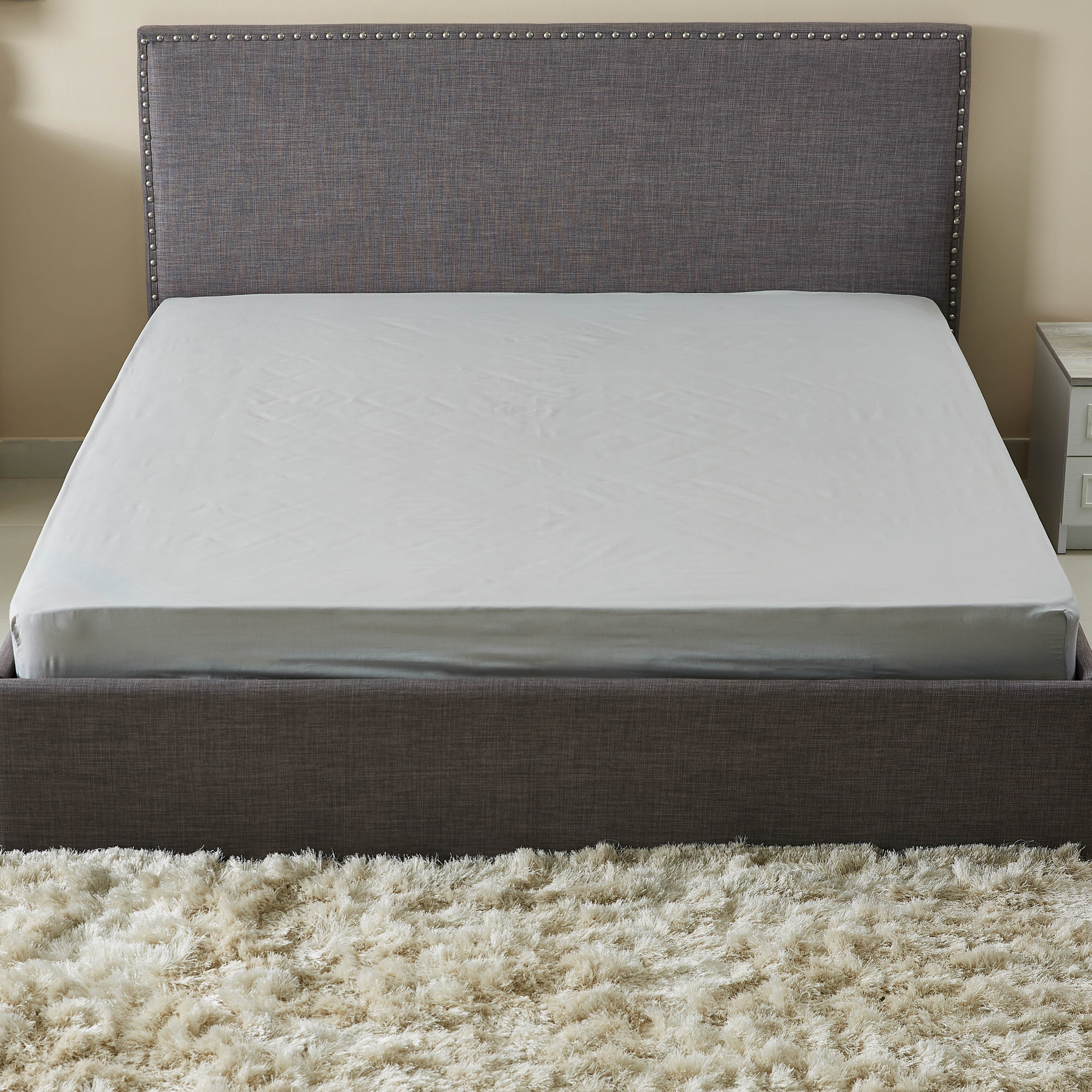 Bristol Solid Polycotton King Size Fitted Sheet - 180x200 cm-hbxhomeware-hbxbedroom-image-2