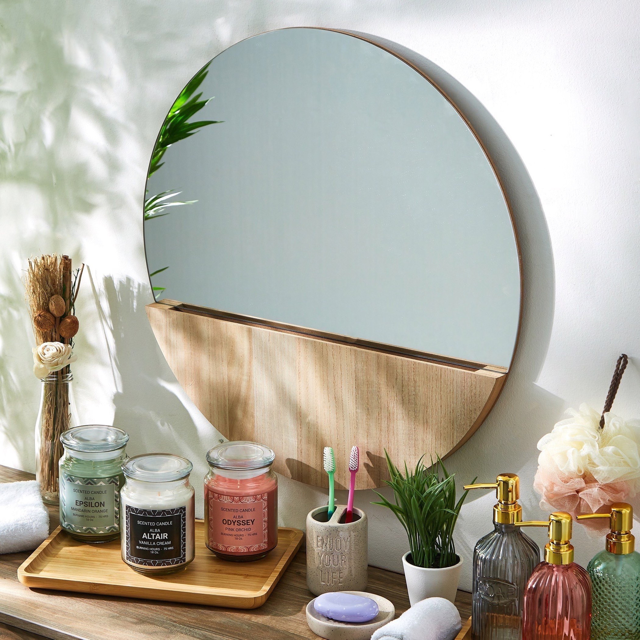جرة شموع بعطر كريمة الفانيليا مع غطاء من ألبا ألتير-hbxhomeware-hbxdecorandfurnishings-image-4