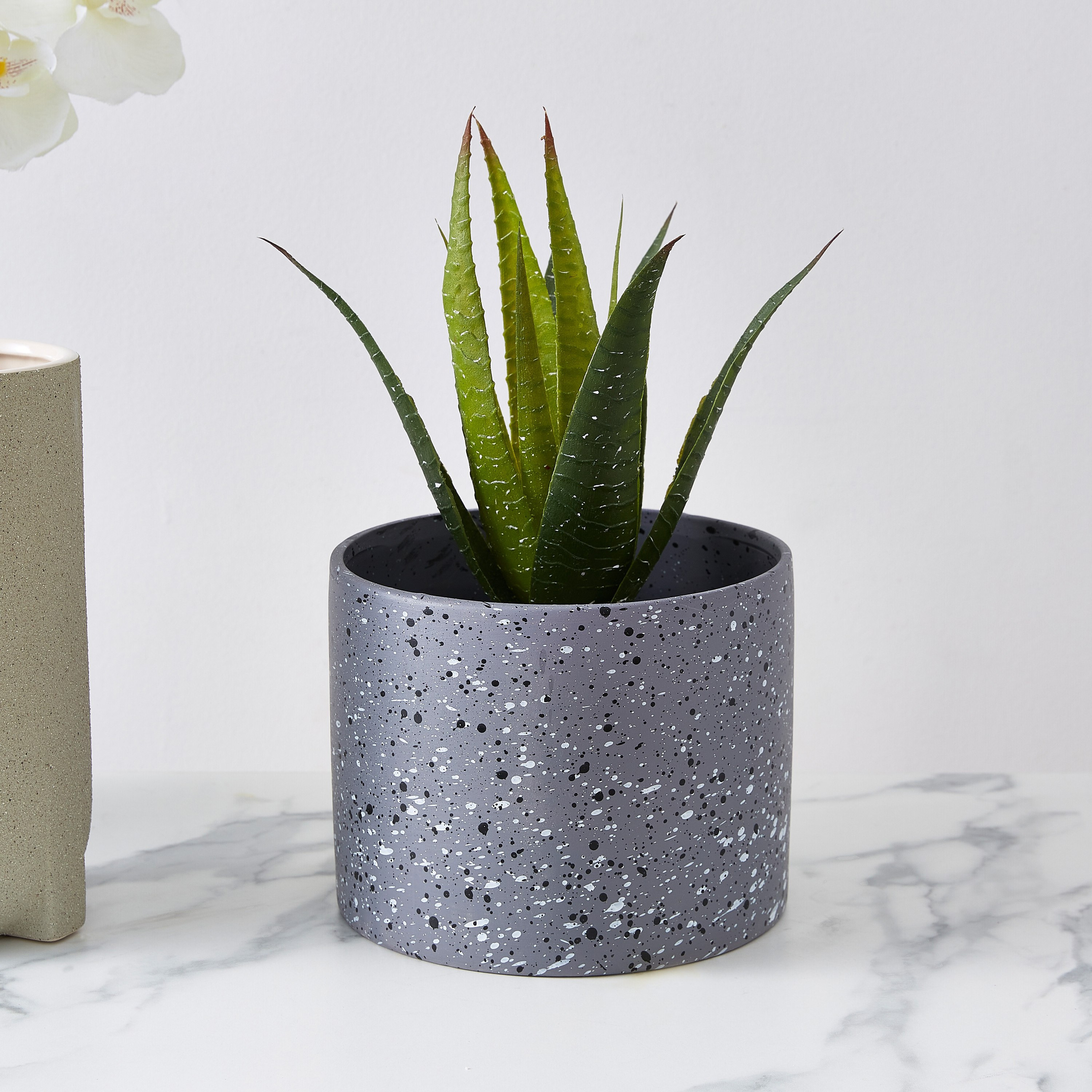 Ciara Spray Paint Ceramic Planter-hbxhomeware-hbxdecorandfurnishings-image-3