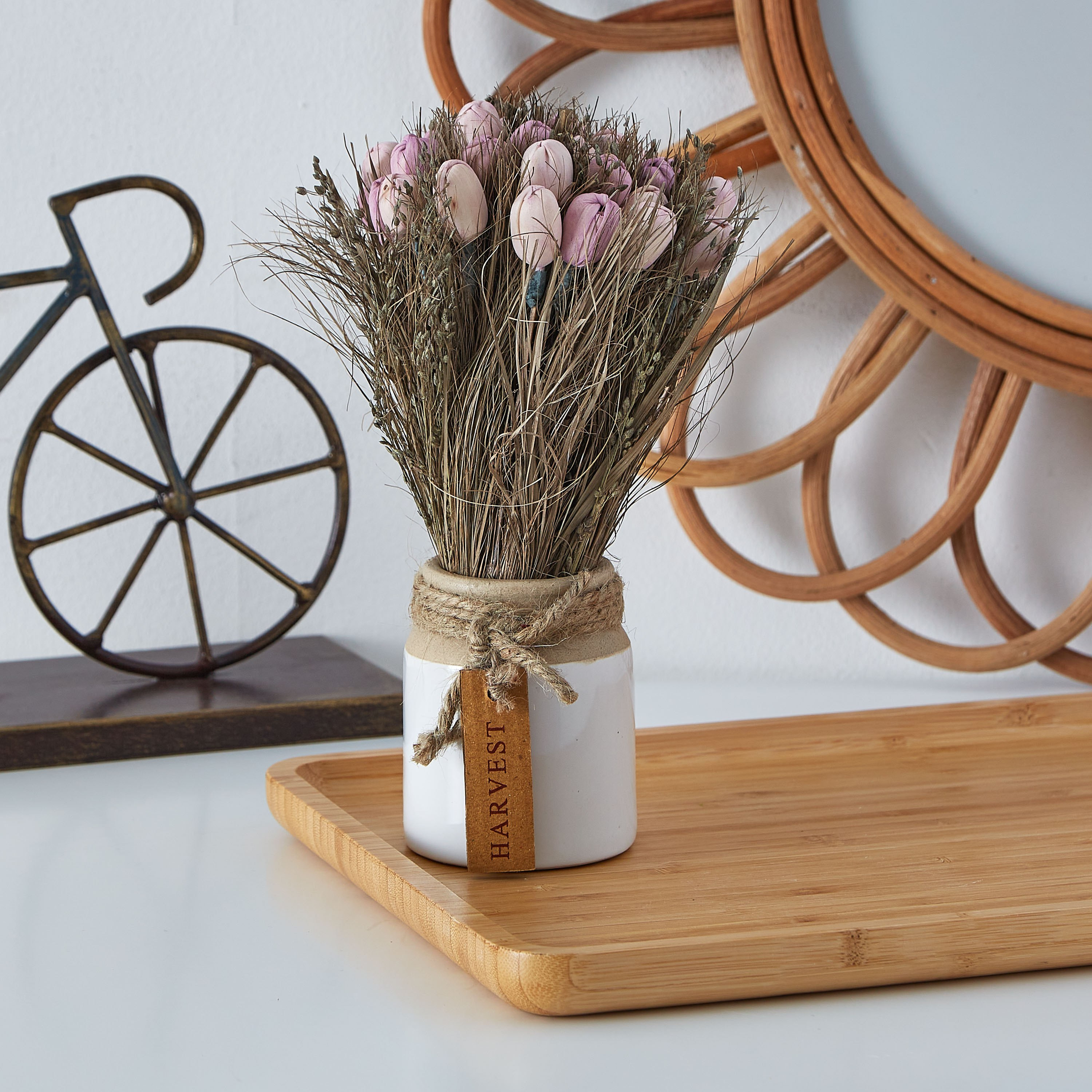 تشكيلة أزهار توليب مجفّفة في إصيص زجاجي من إتنا - 22 سم-hbxdecorandfurnishings-homeaccessories-artificialflowersandplants-image-1