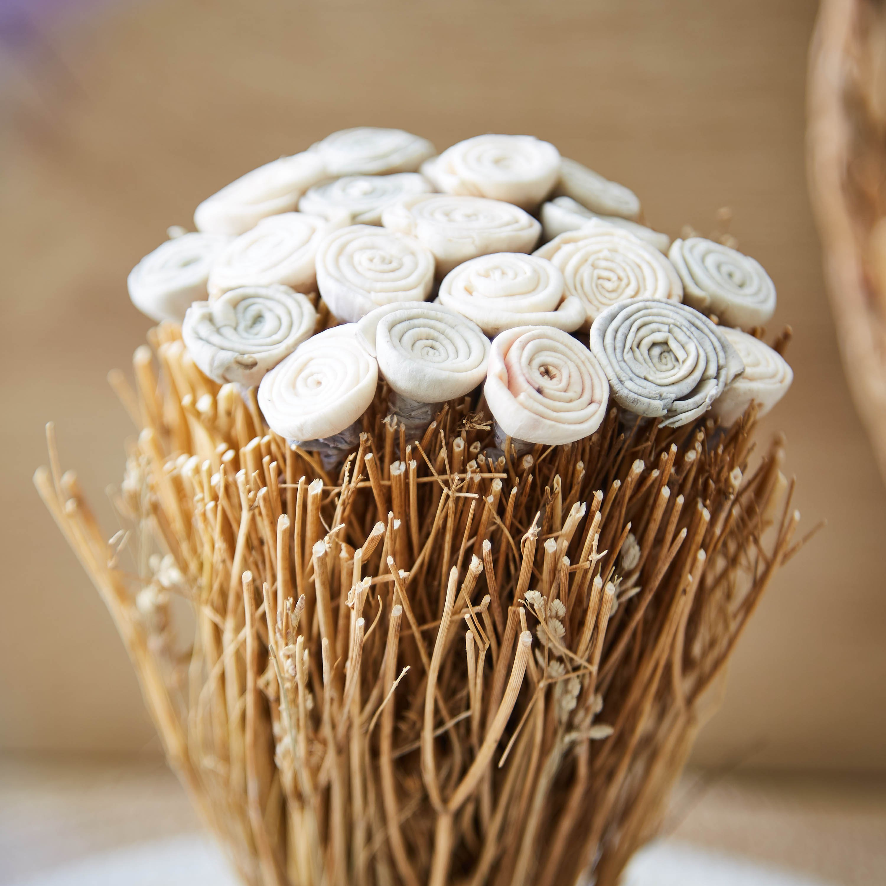 زهور مجففة مرتبة في إصيص سيراميكي من إتنا - 18 سم-hbxdecorandfurnishings-homeaccessories-artificialflowersandplants-image-2