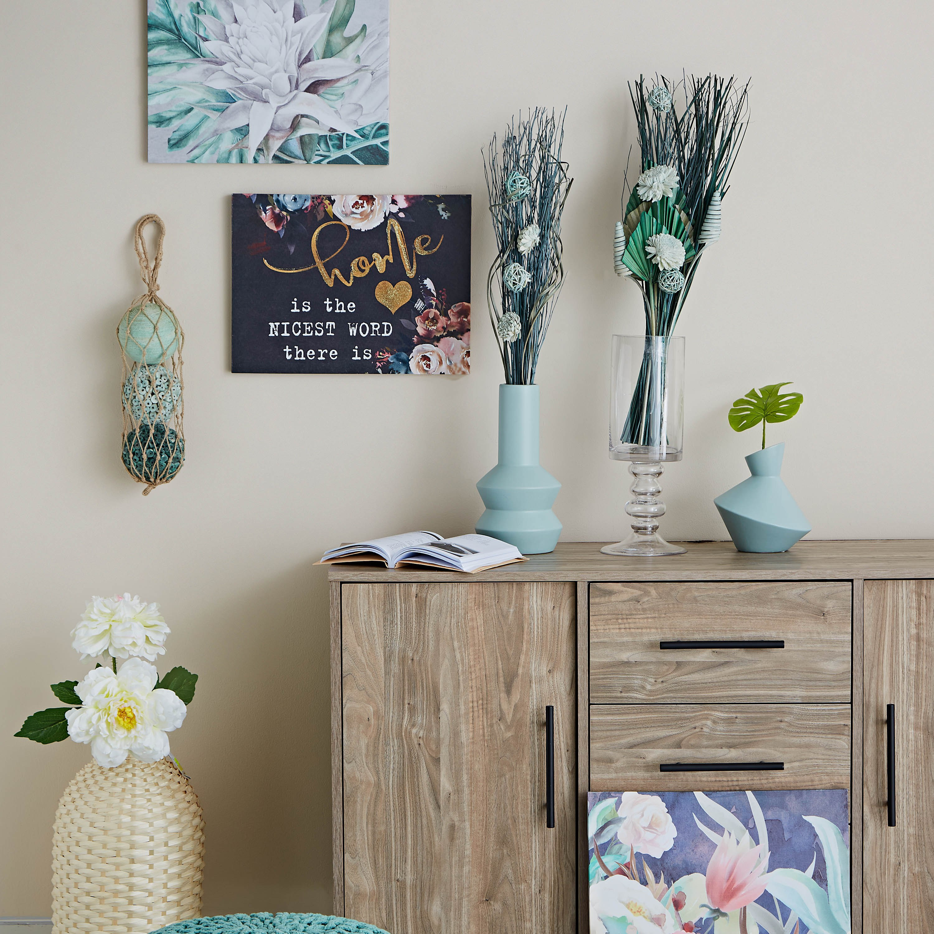 كرات بروك في شبكة جوت - مجموعة من 3 قطع-hbxdecorandfurnishings-homeaccessories-artificialflowersandplants-image-3