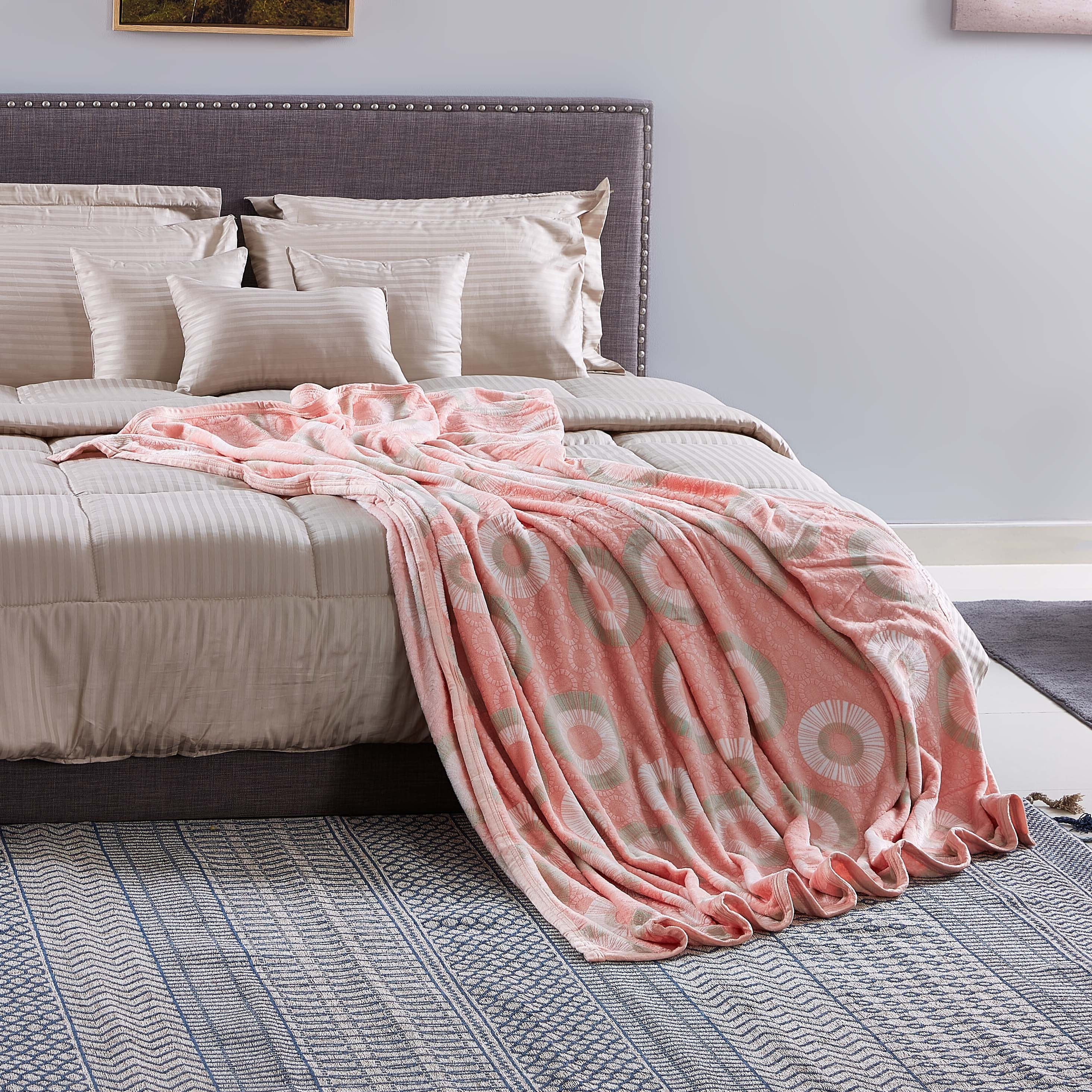 بطّانية ميكرو فلانيل من صوفي - 200x220 سم-hbxhomeware-hbxbedroom-image-3
