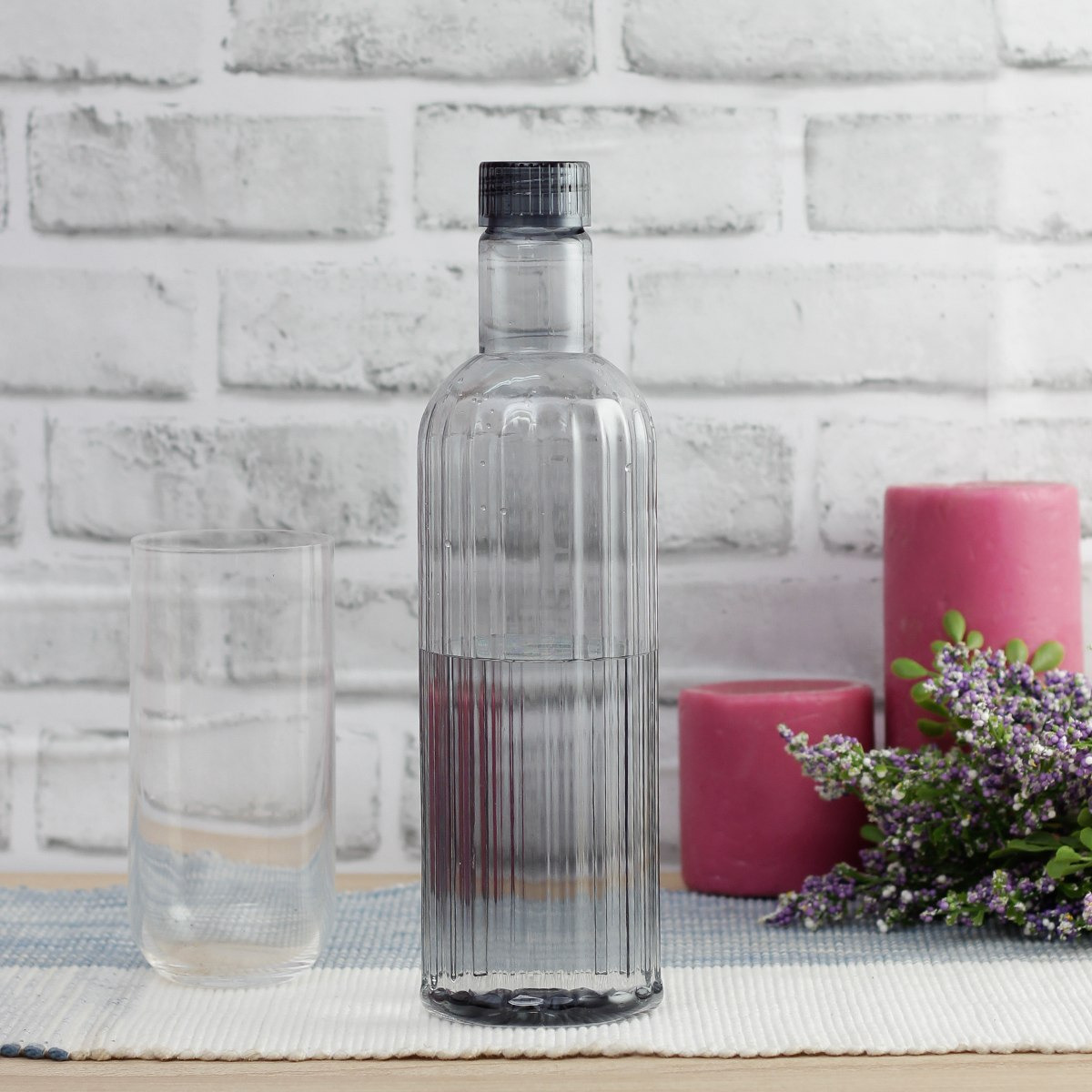 قارورة مياه من كريستال - 900 مل-hbxhomeware-hbxkitchen-image-1