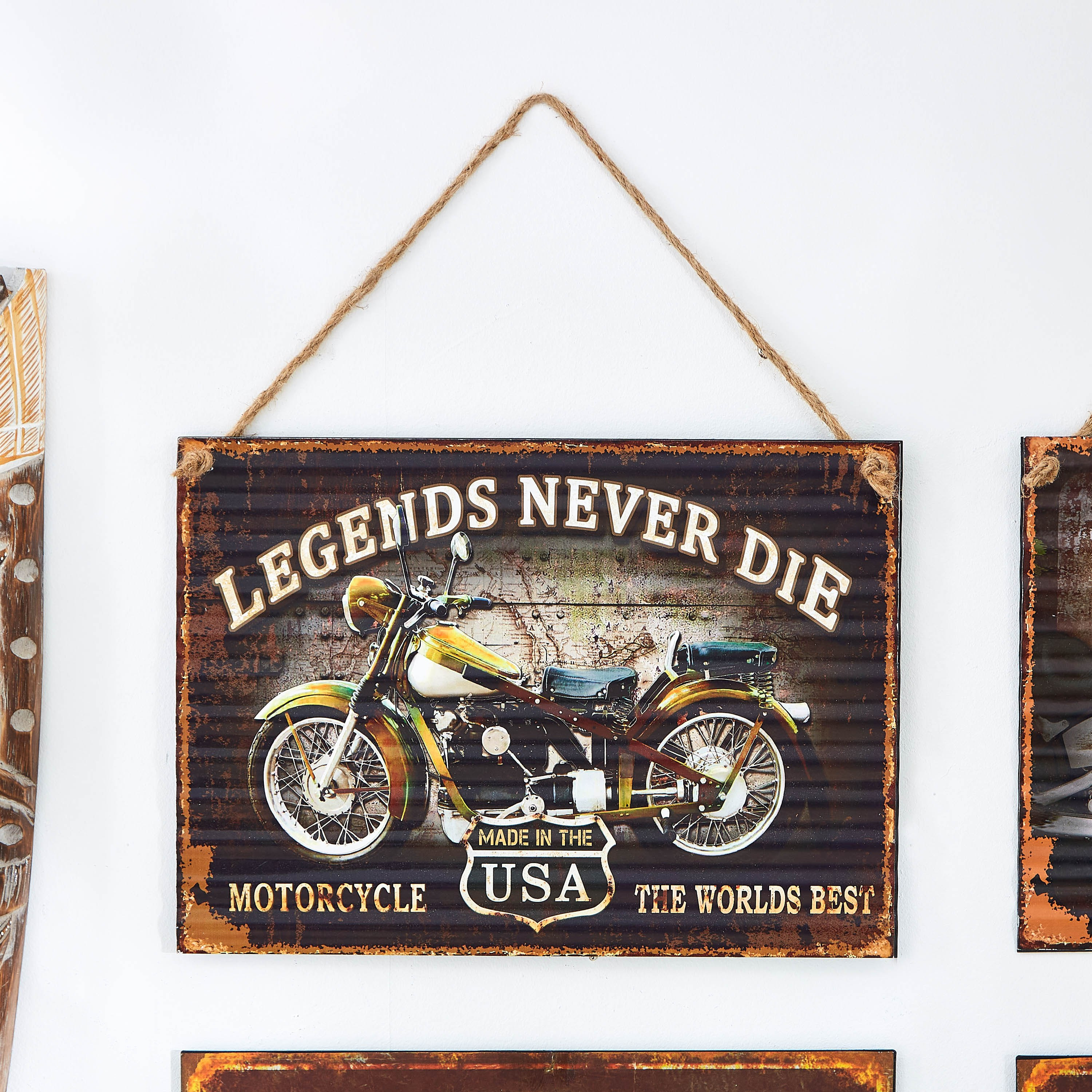لوحة مستطيلة معدنية ليجيندز نيفر داي - تافرن-hbxdiningroom-walldecor-wallart-image-1
