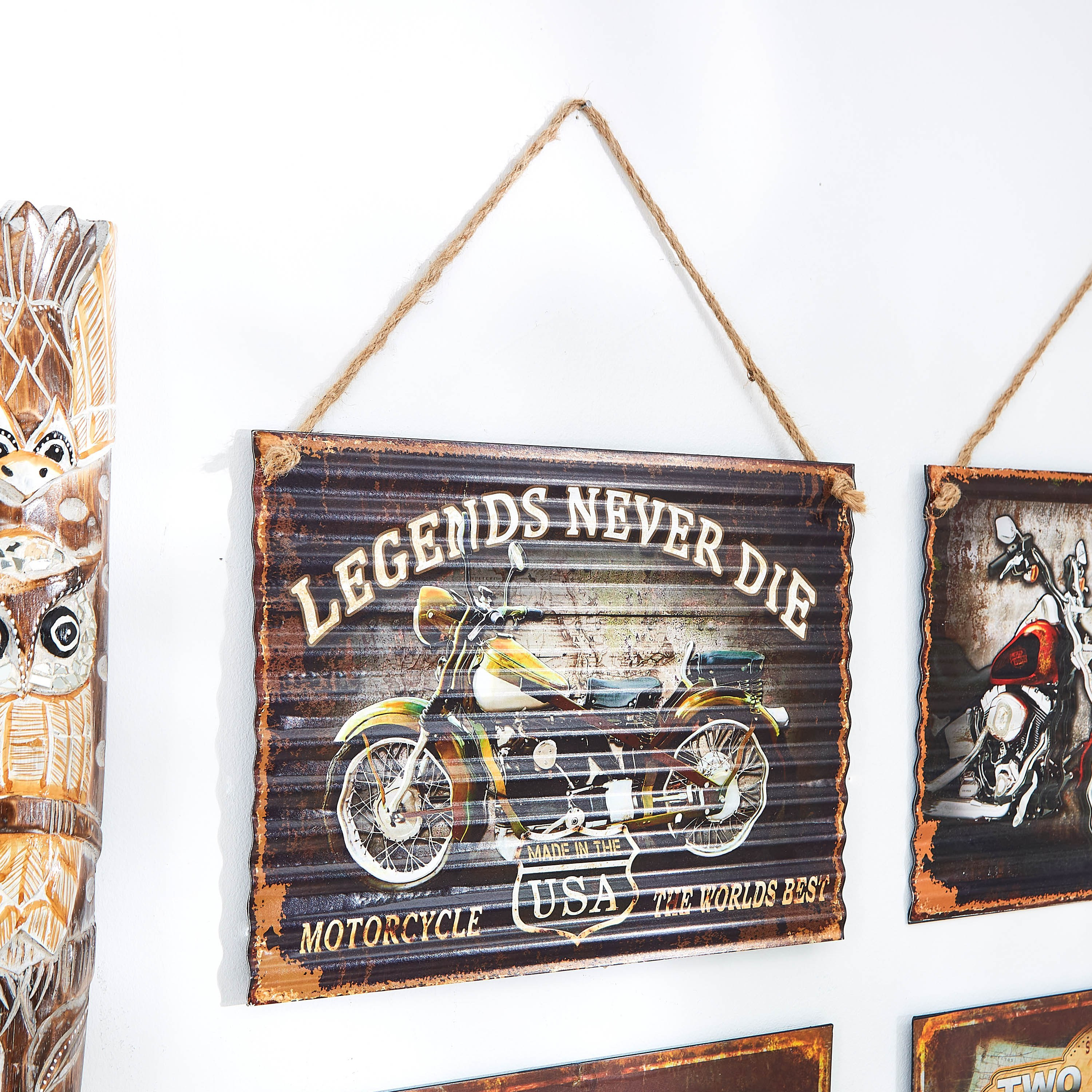 لوحة مستطيلة معدنية ليجيندز نيفر داي - تافرن-hbxdiningroom-walldecor-wallart-image-2
