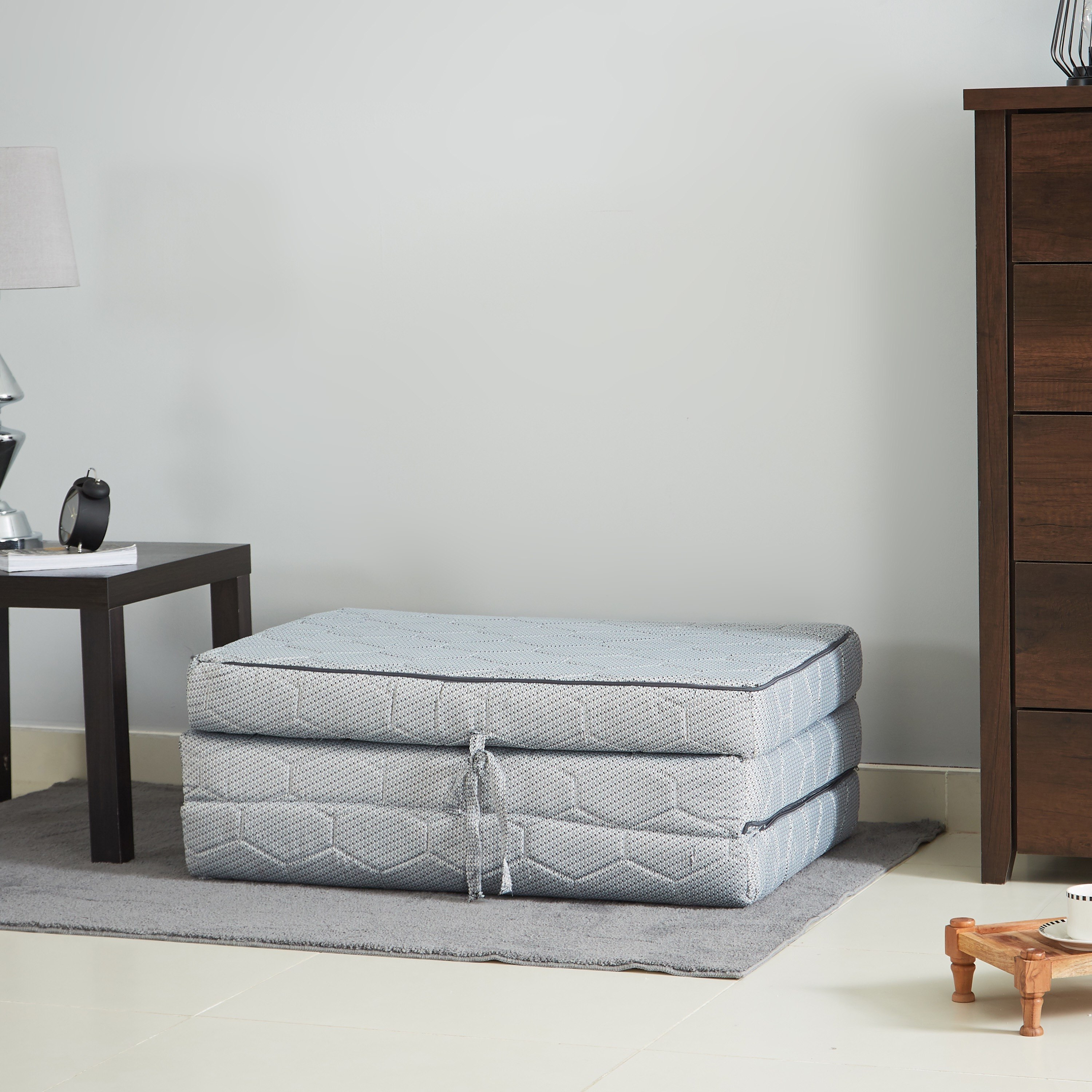مرتبة إسفنج فردية للسفر والضيوف بطية ثلاثيّة من بريستو - 90x190x10 سم-hbxfurniture-bedroom-mattresses-single-image-5