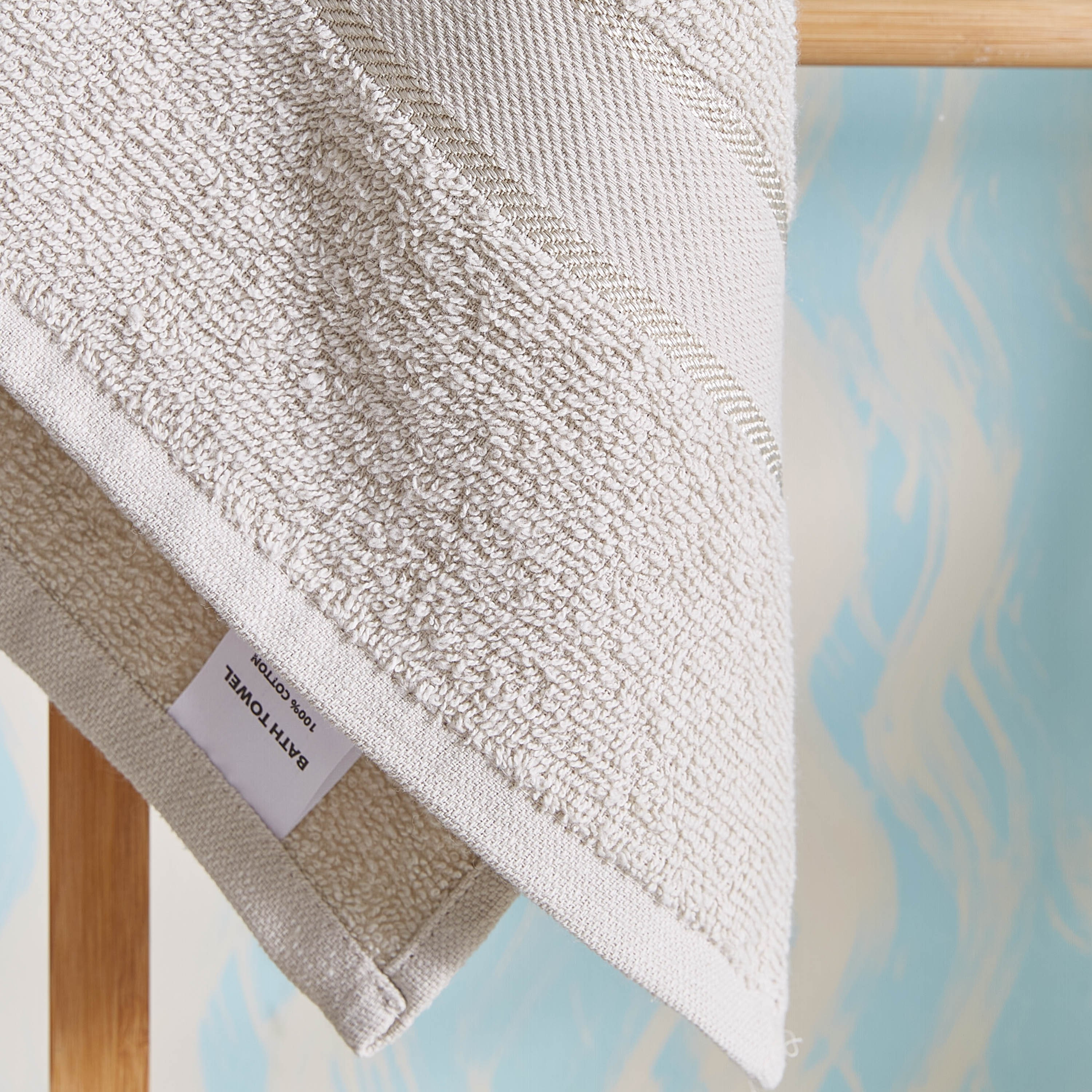 منشفة حمّام قطنية بارزة الملمس من أتلانتا - 68x138 سم-hbxbathroom-bathroomtextiles-image-2