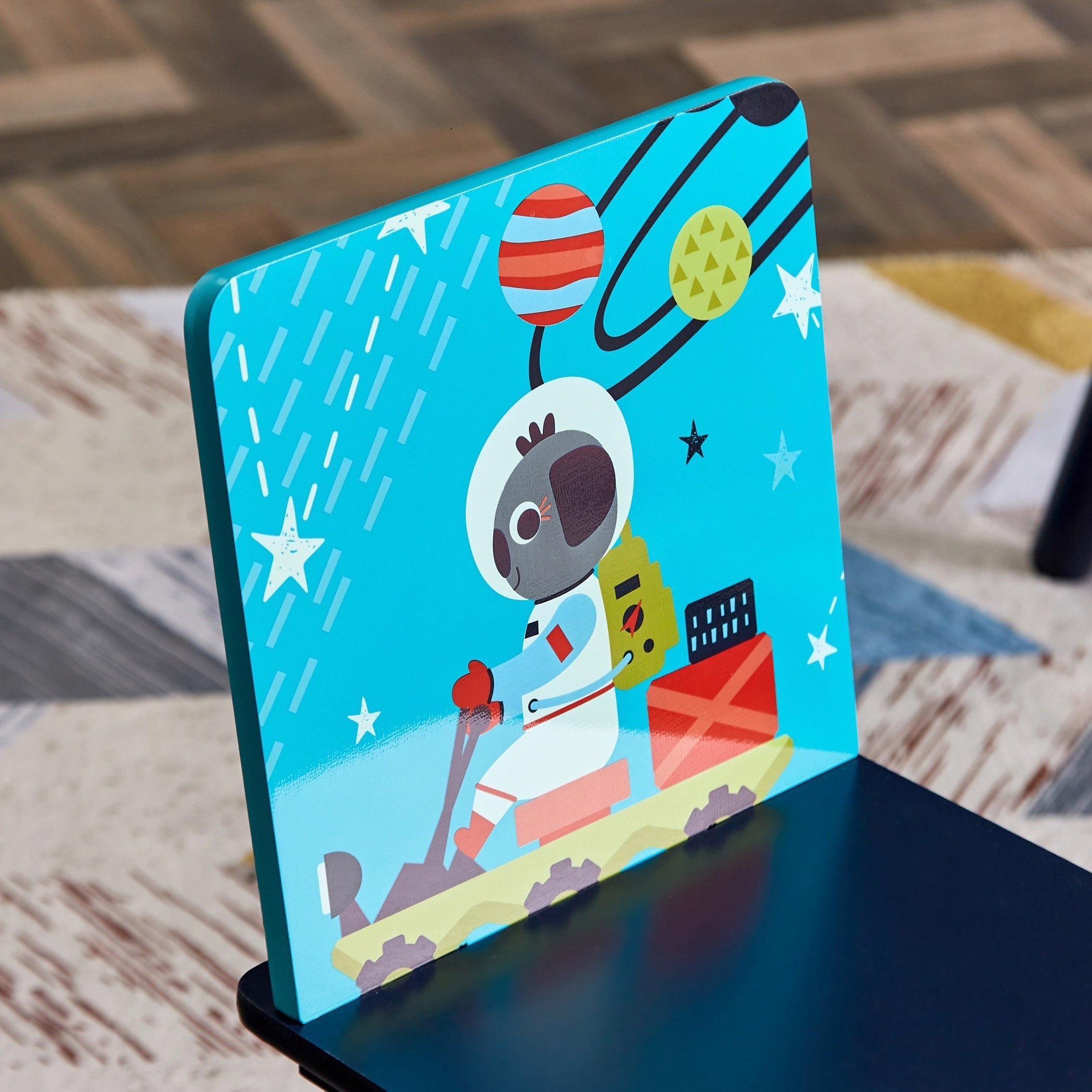 طاولة للأطفال مع كرسيين من سبيس بوي-hbxkidsandyouth-playroom-tablesandchairs-image-6