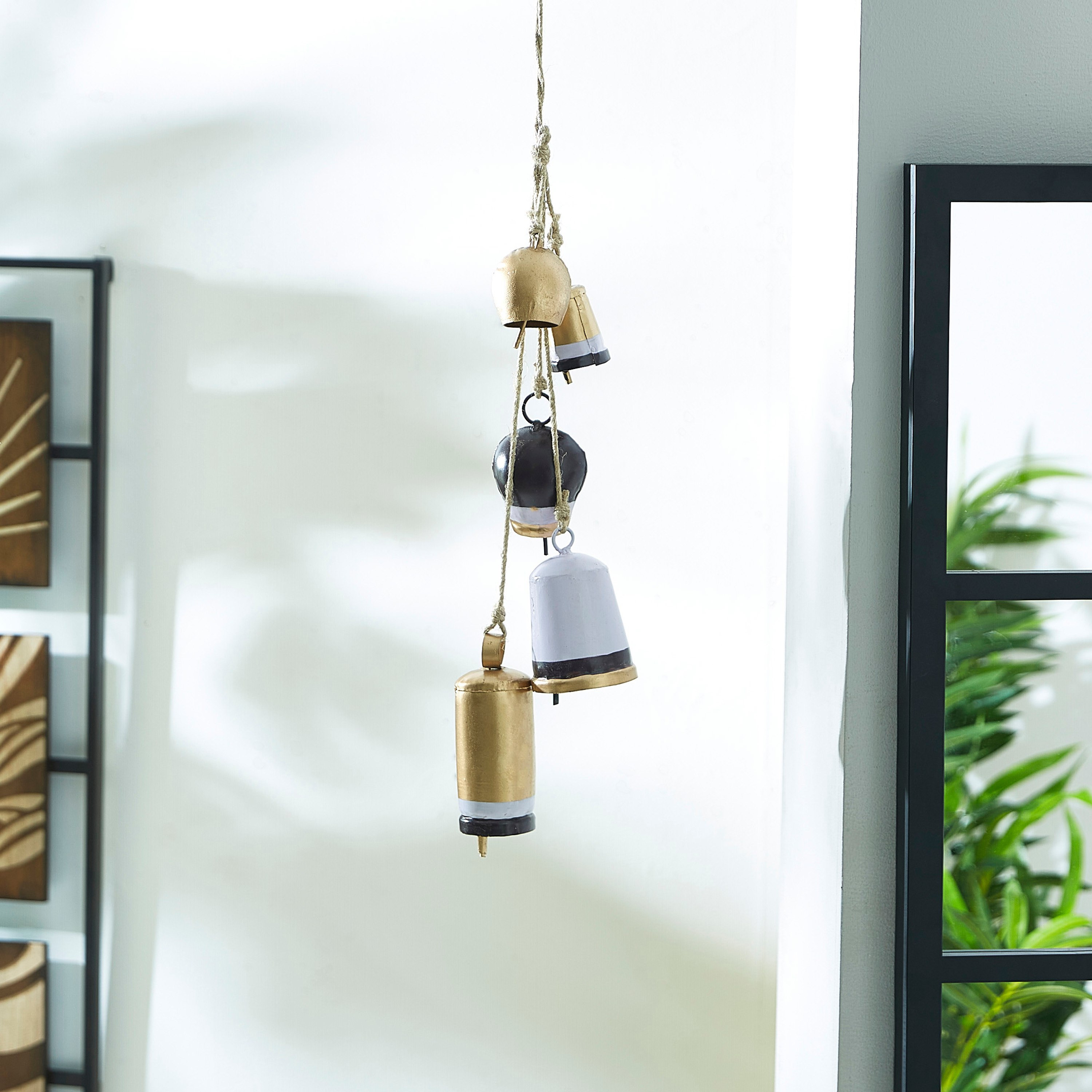 عنقود أجراس معدنية من 5 قطع من زهارا-hbxhomeware-homedecor-figurinesandornaments-image-1