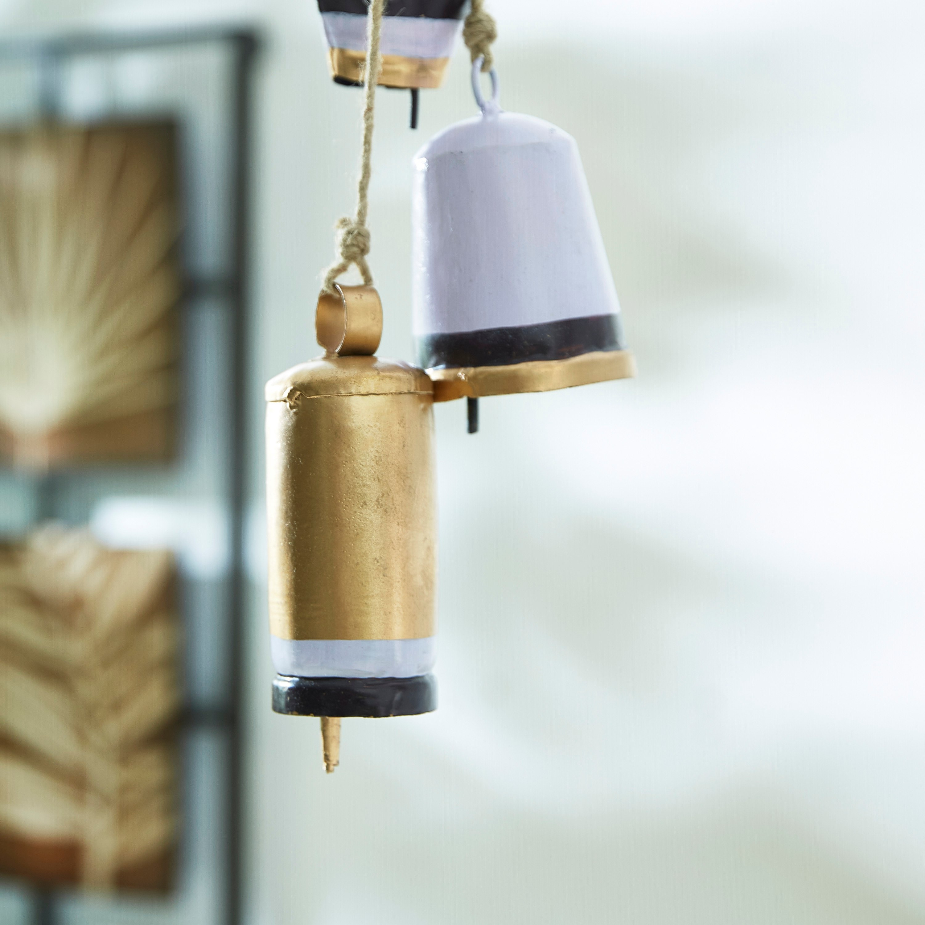عنقود أجراس معدنية من 5 قطع من زهارا-hbxhomeware-homedecor-figurinesandornaments-image-3