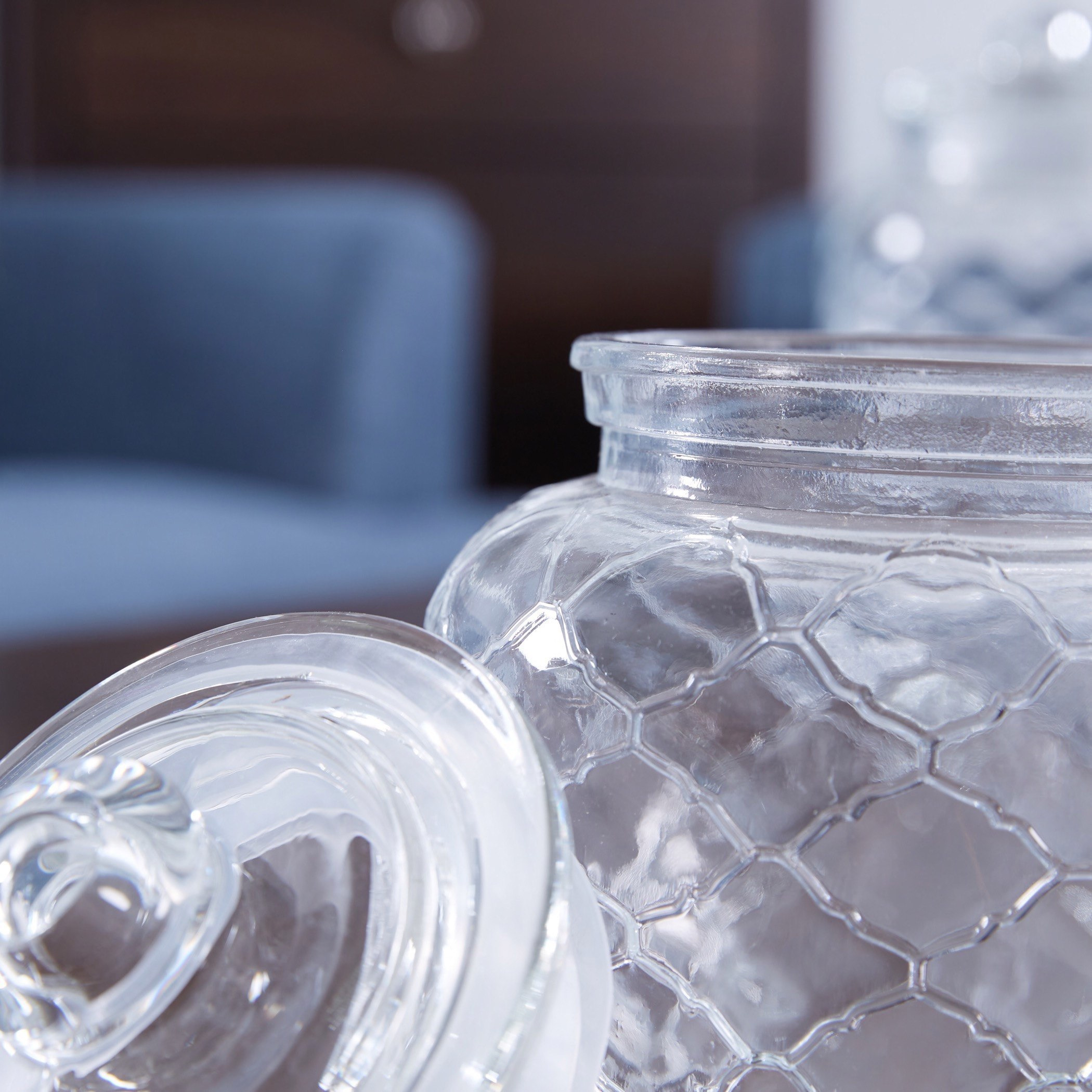 جرّة زجاجيّة بارزة الملمس بغطاء - 2 لتر-hbxhomeware-hbxkitchen-image-3