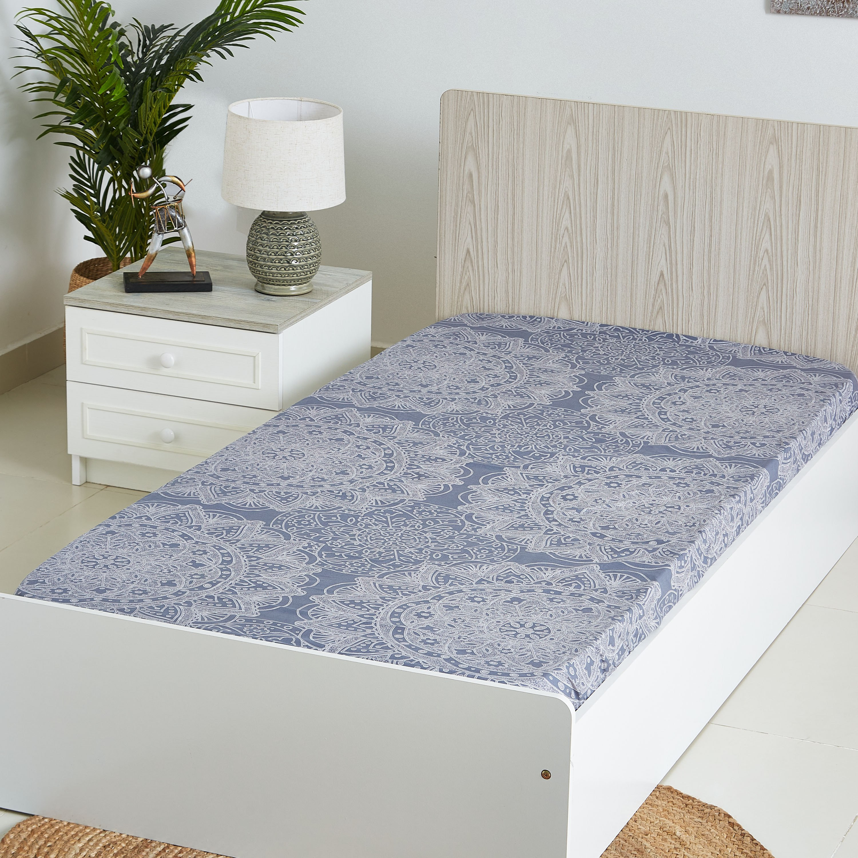 شرشف مطّاطي قطني فردي بطبعات منقوشة - 90x200 سم-hbxhomeware-hbxbedroom-image-1