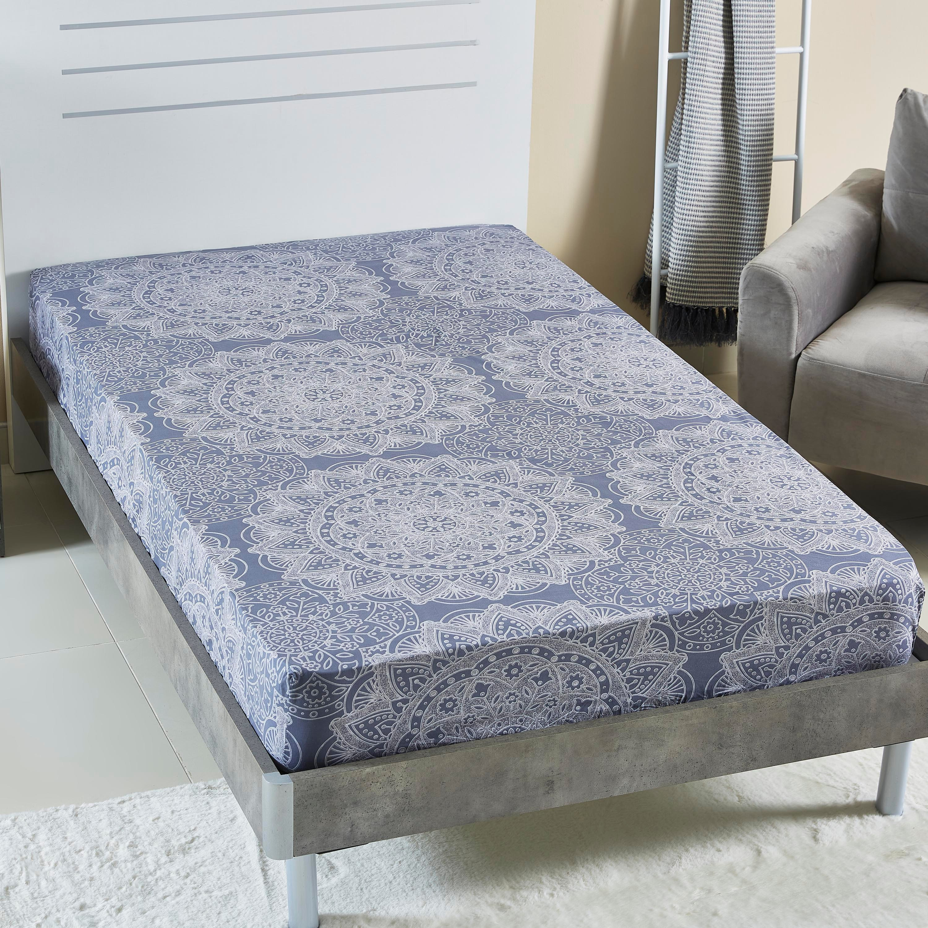 شرشف مطّاطي قطني مقاس مزدوج بطبعات من ميداليان - 120x200 سم-hbxhomeware-hbxbedroom-image-1