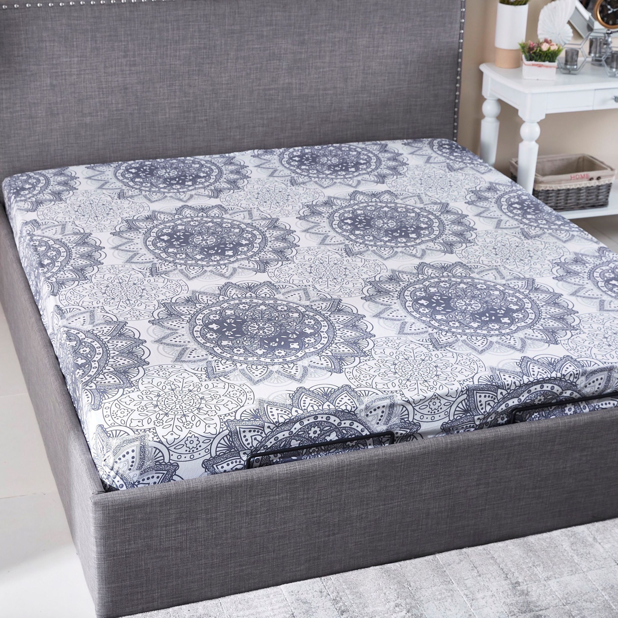 شرشف مطّاطي قطني مقاس كينج من ميداليان - 180x200 سم-hbxhomeware-hbxbedroom-image-1