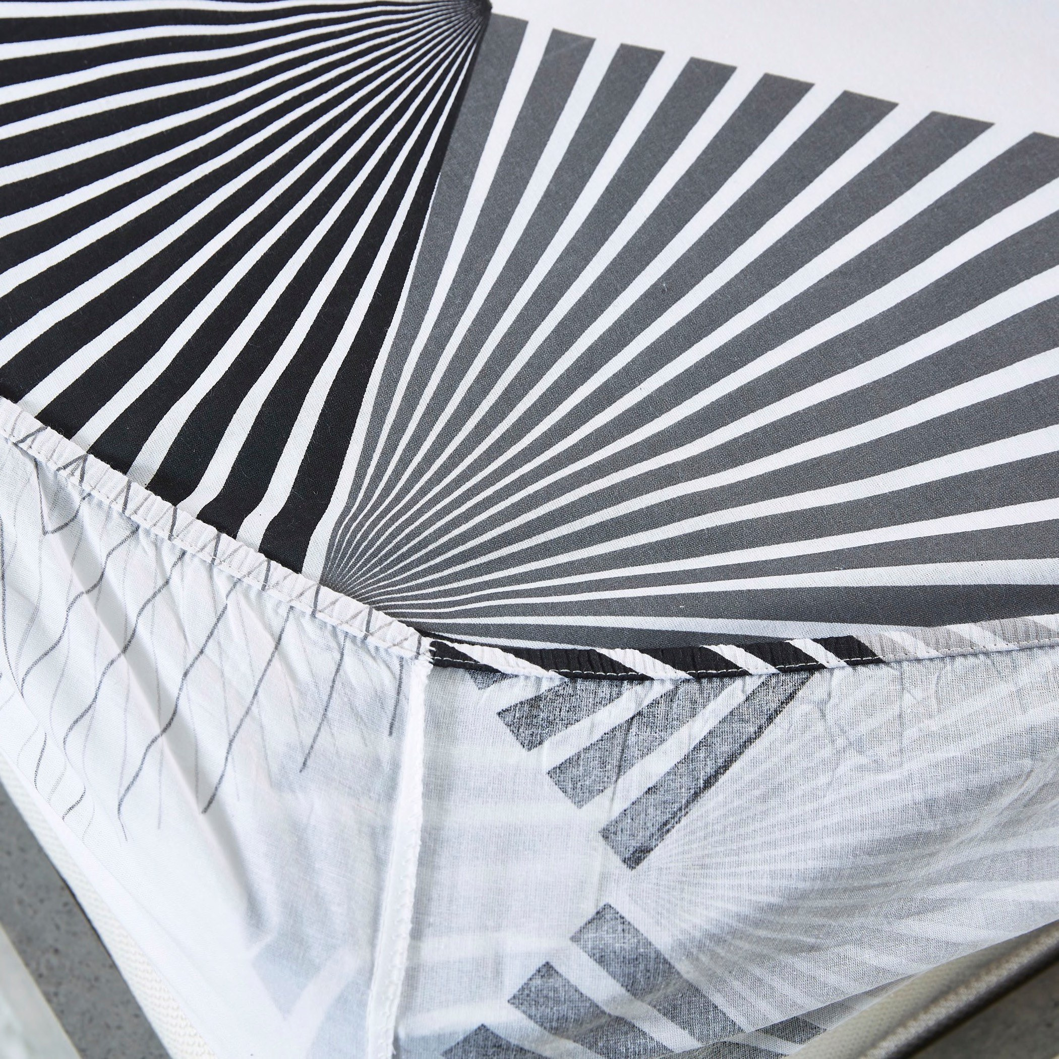 شرشف مطّاطي قطني مقاس مزدوج بطبعات من صن رايز - 120x200 سم-hbxhomeware-hbxbedroom-image-5