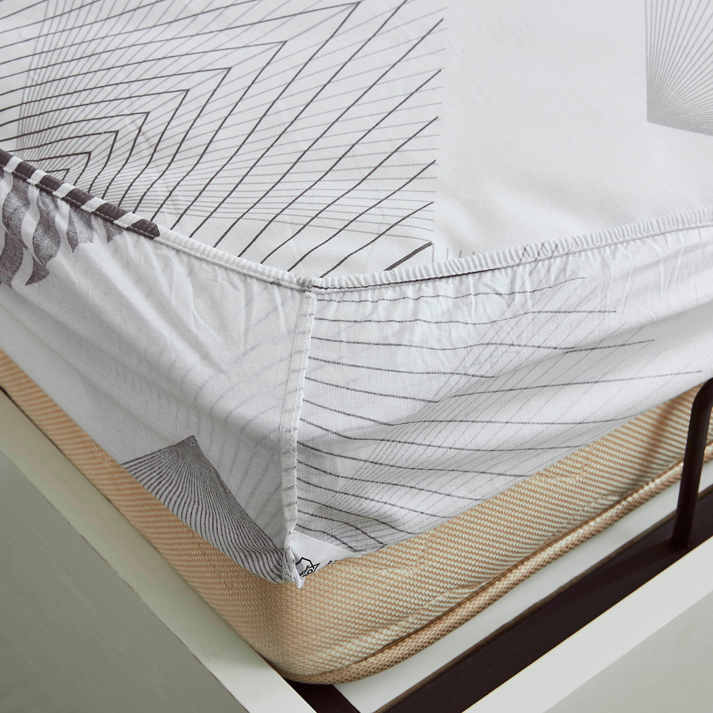 شرشف مطّاطي قطني مقاس كوين بطبعات من سانرايز - 150x200 سم-hbxhomeware-hbxbedroom-image-4