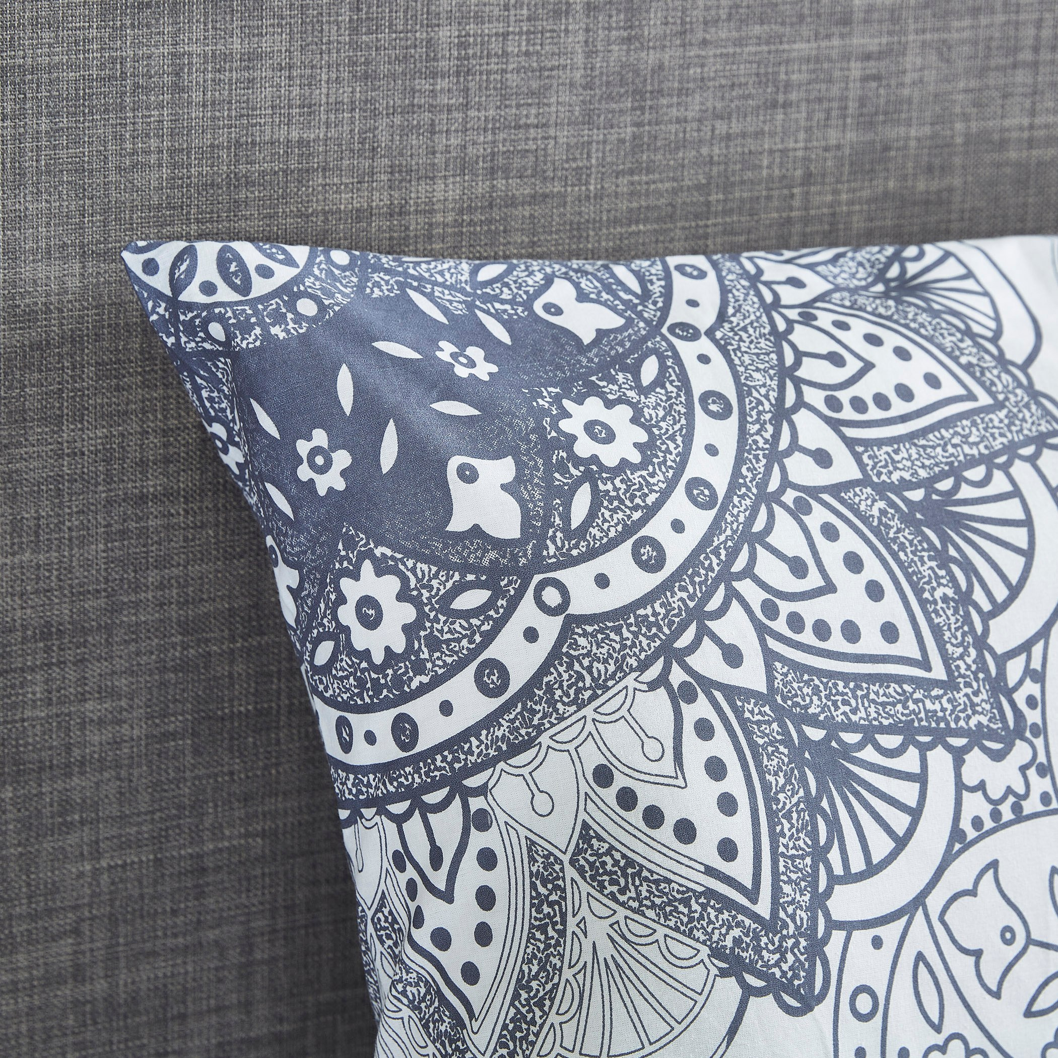 طقم لحاف سوبر كينج قطن 3 قطع بطبعات منقوشة - 240x240 سم-hbxhomeware-hbxdecorandfurnishings-image-6
