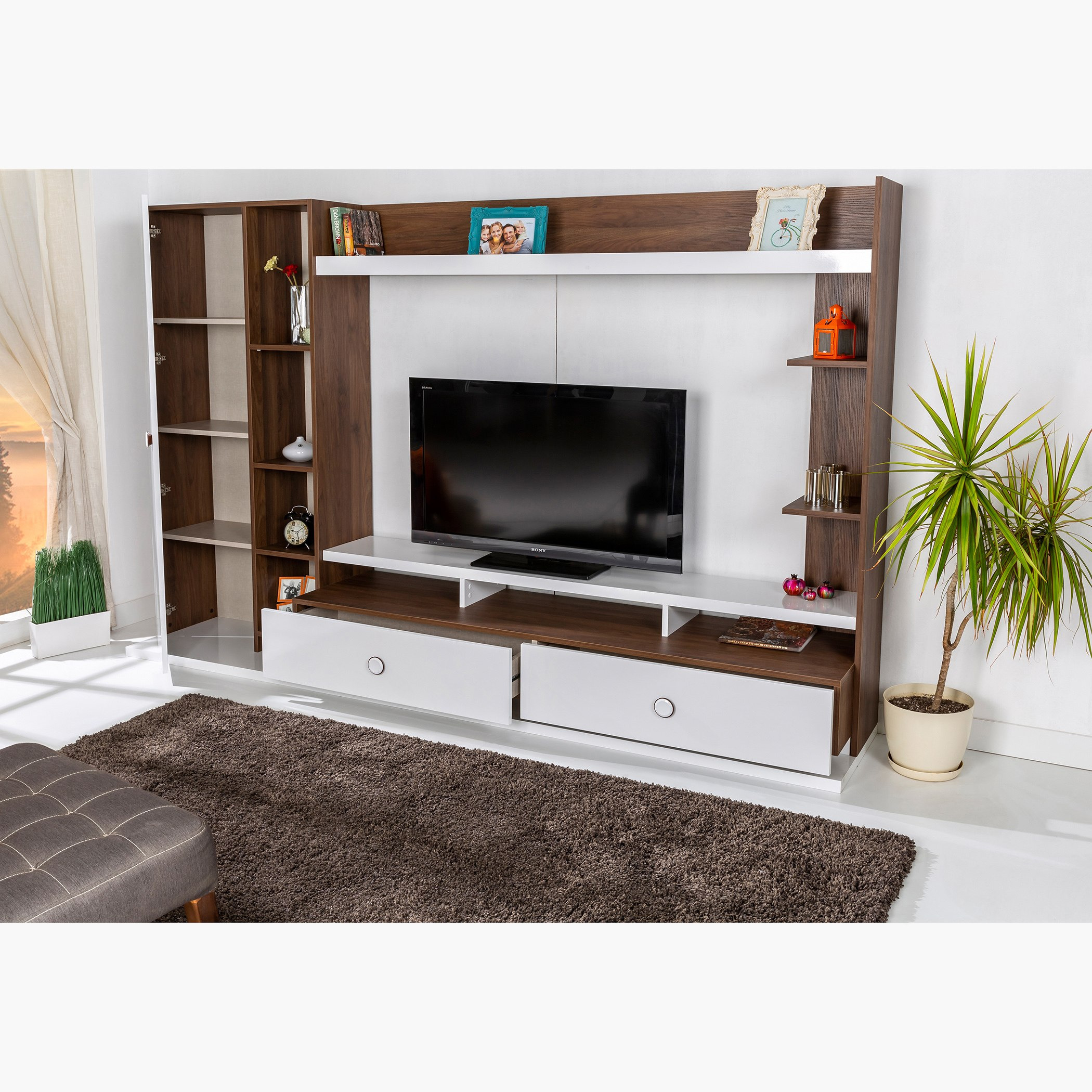 وحدة حائط للتلفزيونات حتى 70 بوصة من ناتاليا-hbxlivingroom-mediaunitsandstorage-wallunits-image-2