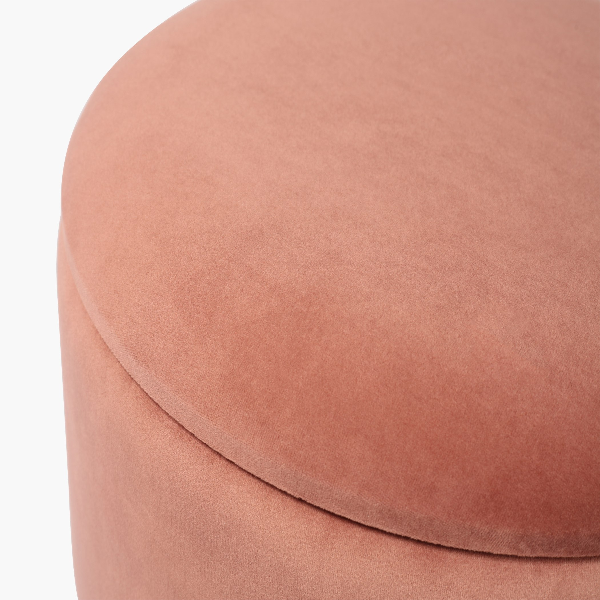 مسند قدم بوحدة تخزين من كلوديا-hbxlivingroom-sofasandarmchairs-ottomansandfootstools-image-6